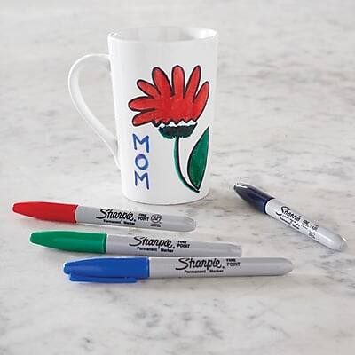 MOM Sharpie.  
POINT Sharpie.  
POINT Sharpie.  
POINT Sharpie.