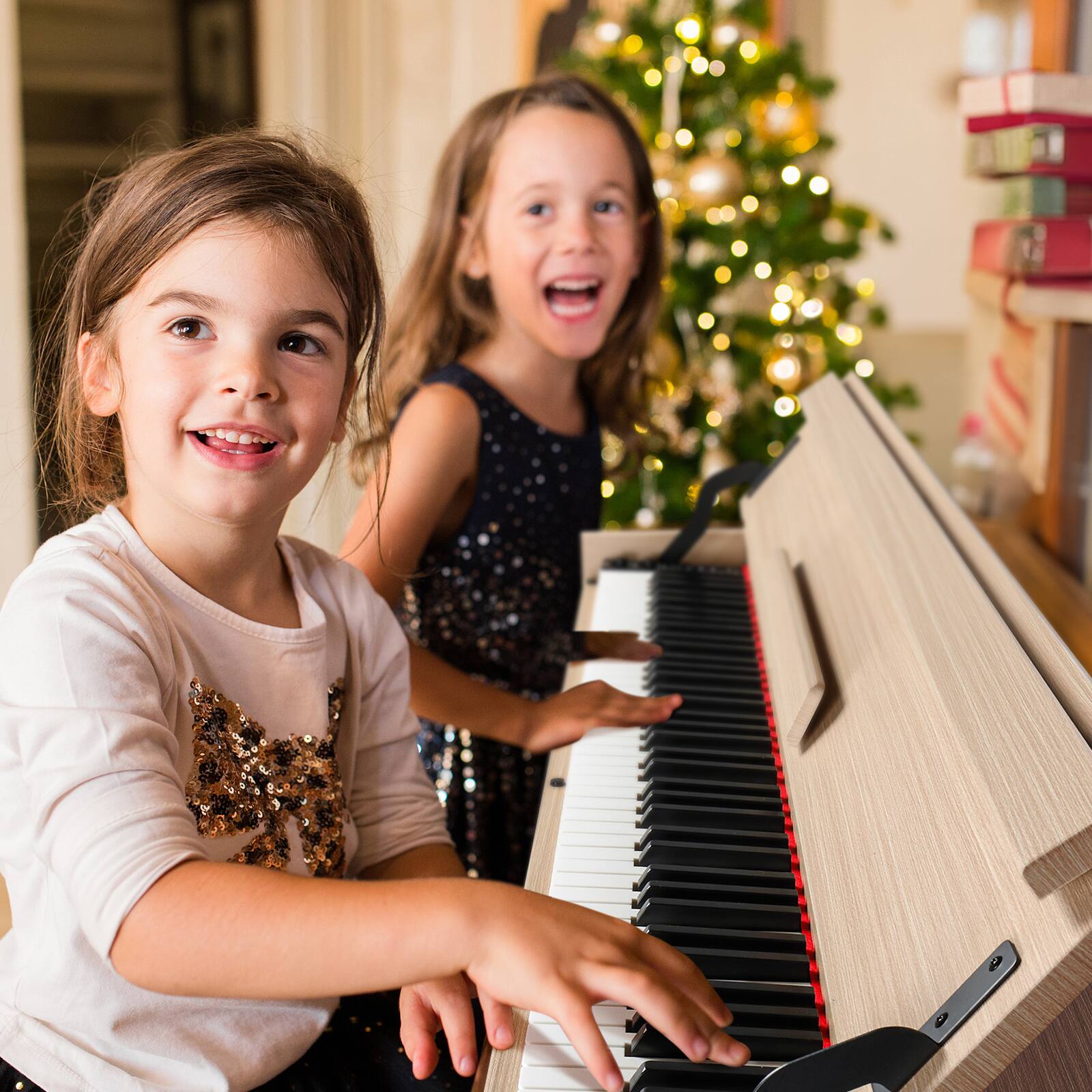 Alt View 1. Winado - 88-Key Digital Electric Piano with MIDI,600 Rhythm,800 Timbre 3 Pedals.