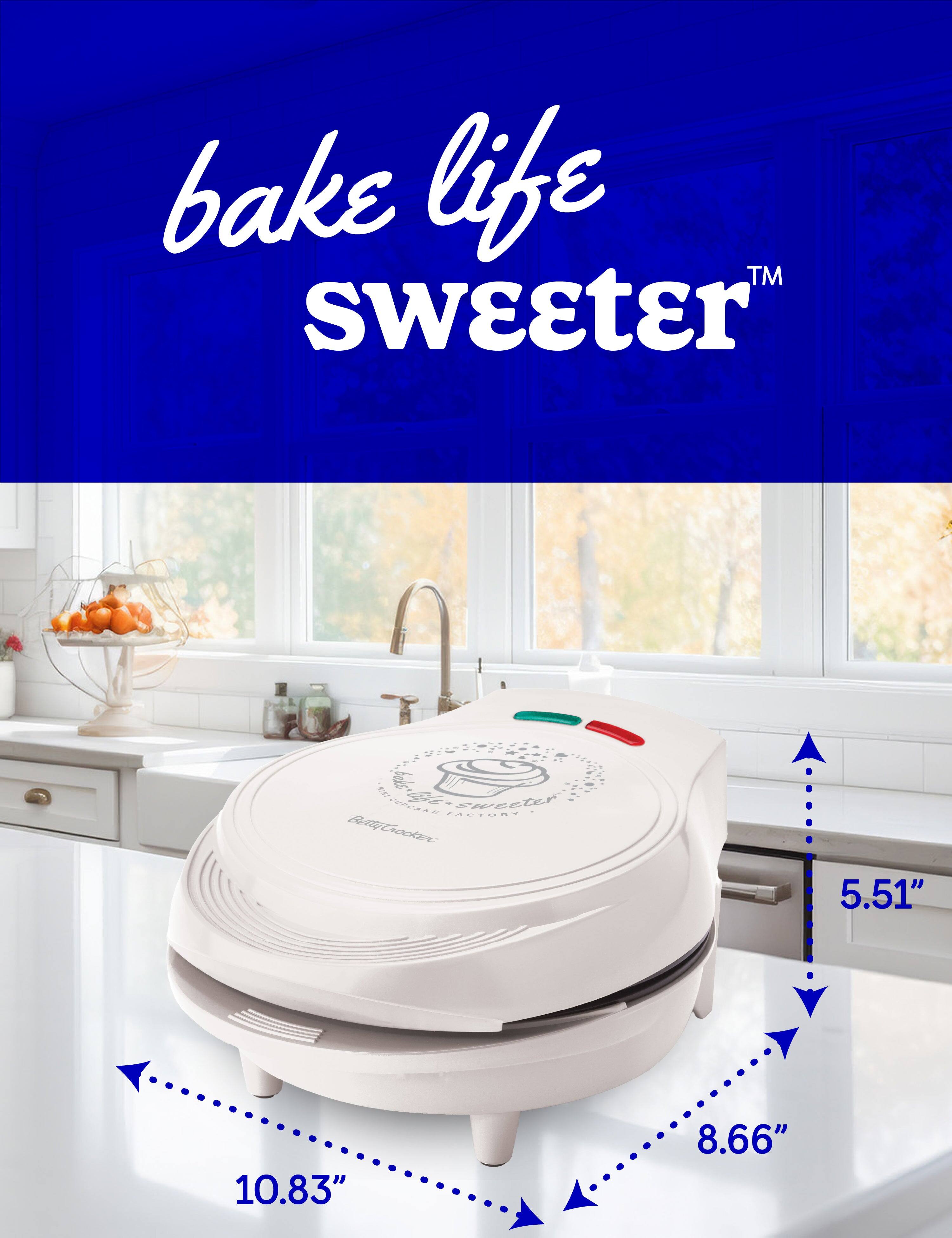 The corrected text is:

"Bake Life™ Sweeter J Bols' PAL09CAKE SWEET PACTORTE BlaGooke 5.51" 10.83" 8.66"