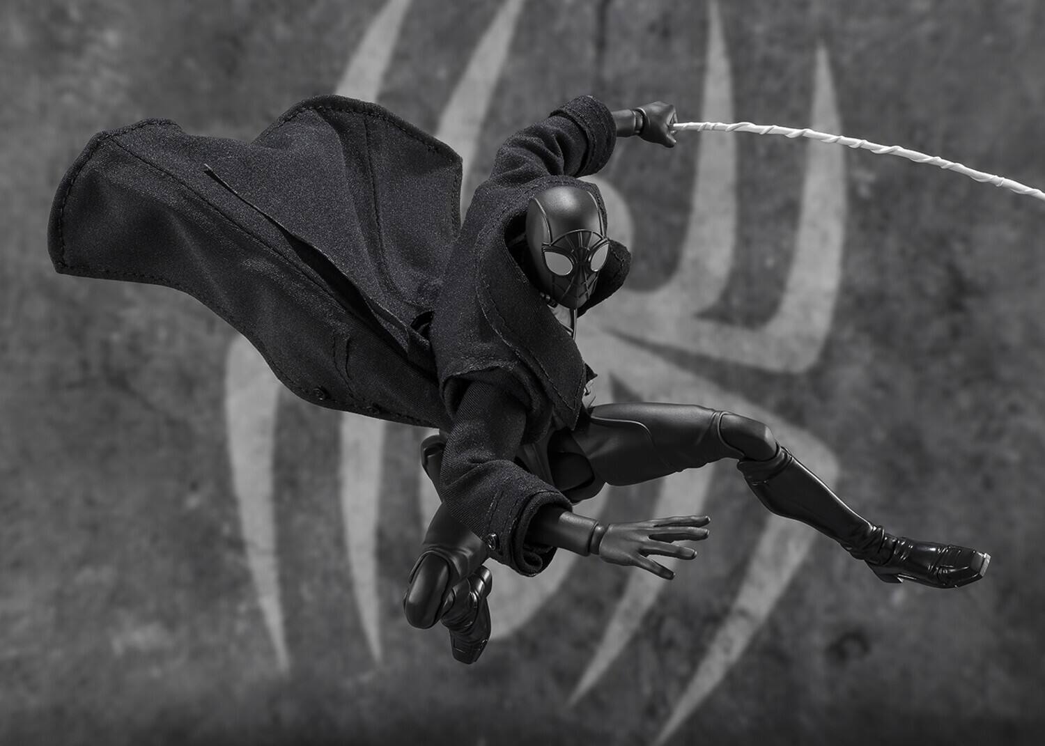 Alt View 4. Bandai - Tamashii Nations - Spider-Man: Across the Spider-Verse - S.H.Figuarts - Spider-Man Noir & Spider-Ham - Collectibles - Multicolor.