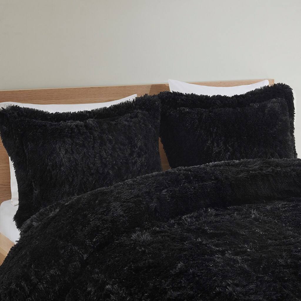 Alt View 1. Gracie Mills - Gracie Mills Susie Contemporary Shaggy Long Fur Comforter Set - Black.