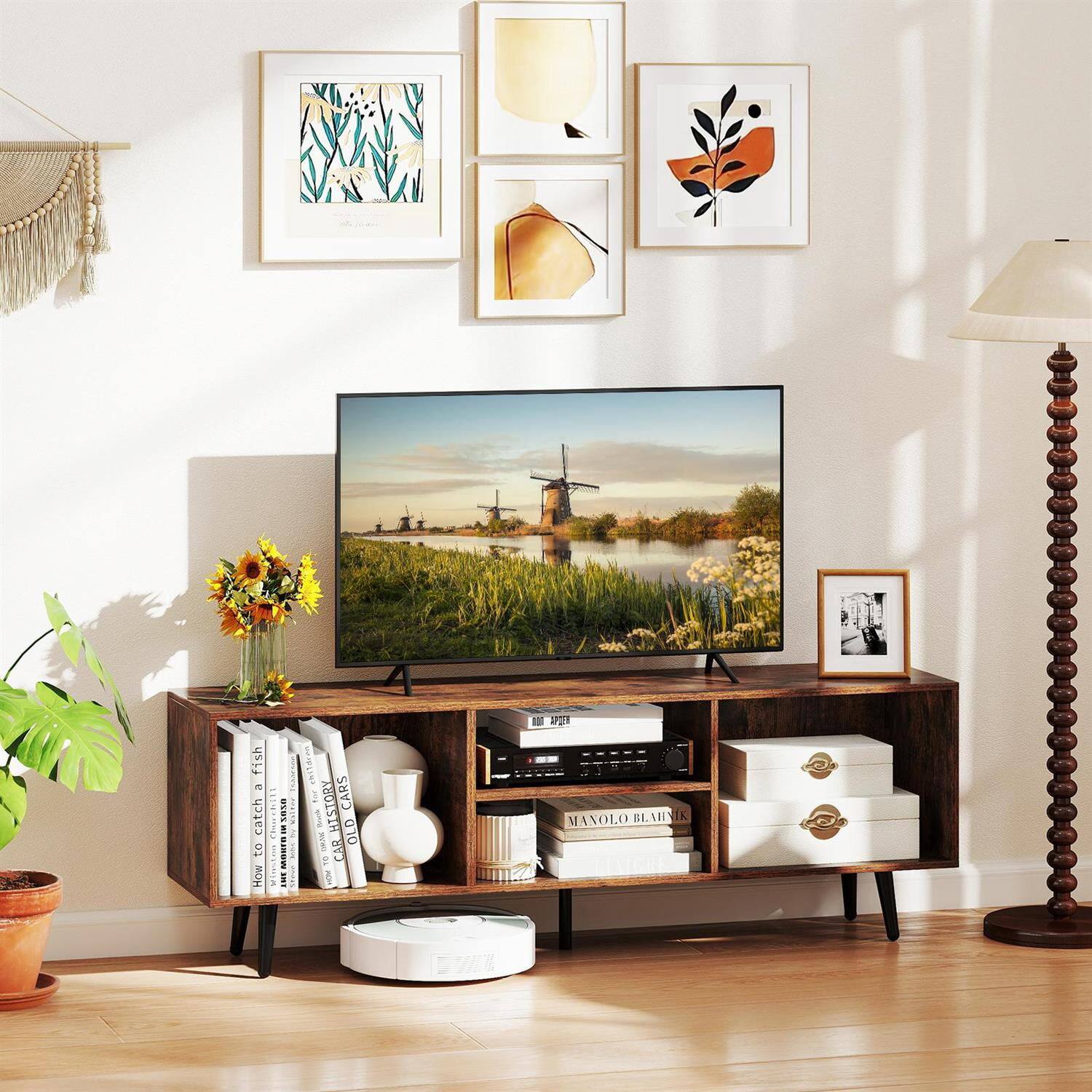 How to catch a fish  
A man in a canoe  
Car history  
Old cars  
Manolo Blahnik  
Catch