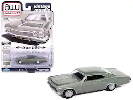 Autoworld - 1965 Chevrolet Impala SS 396 Willow "Vintage Muscle" Series 1/64 Diecast Model Car by Auto World - Green Metallic
