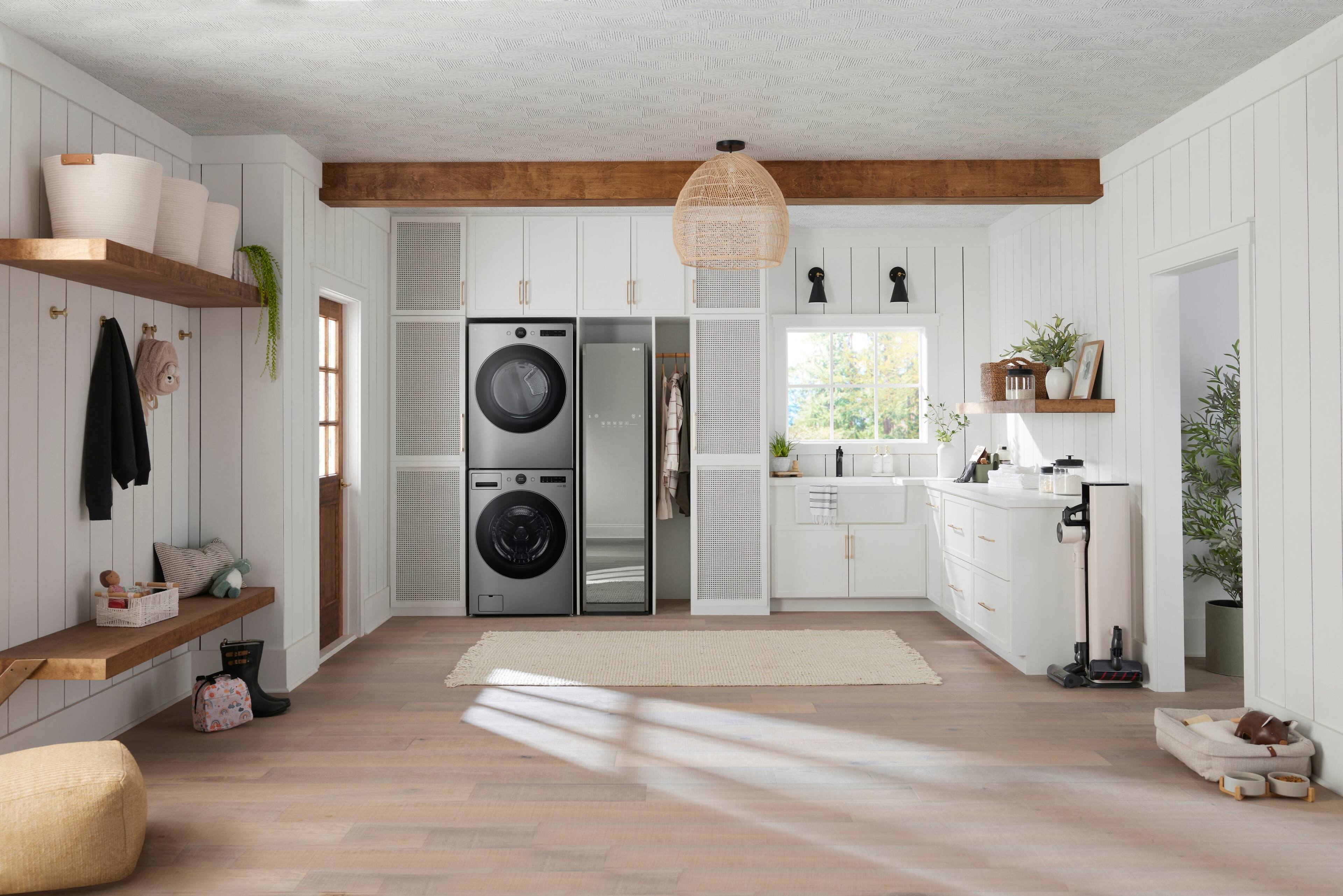 Alt View 37. LG - 7.4 Cu. Ft. Stackable Smart Gas Dryer with Steam and Sensor Dry - Graphite Steel.