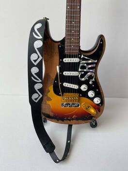Axe Heaven - Stevie Ray Vaughan SRV Musical Note Black Mini Guitar Strap Replica GS-007 - Collectibles - Multicolor