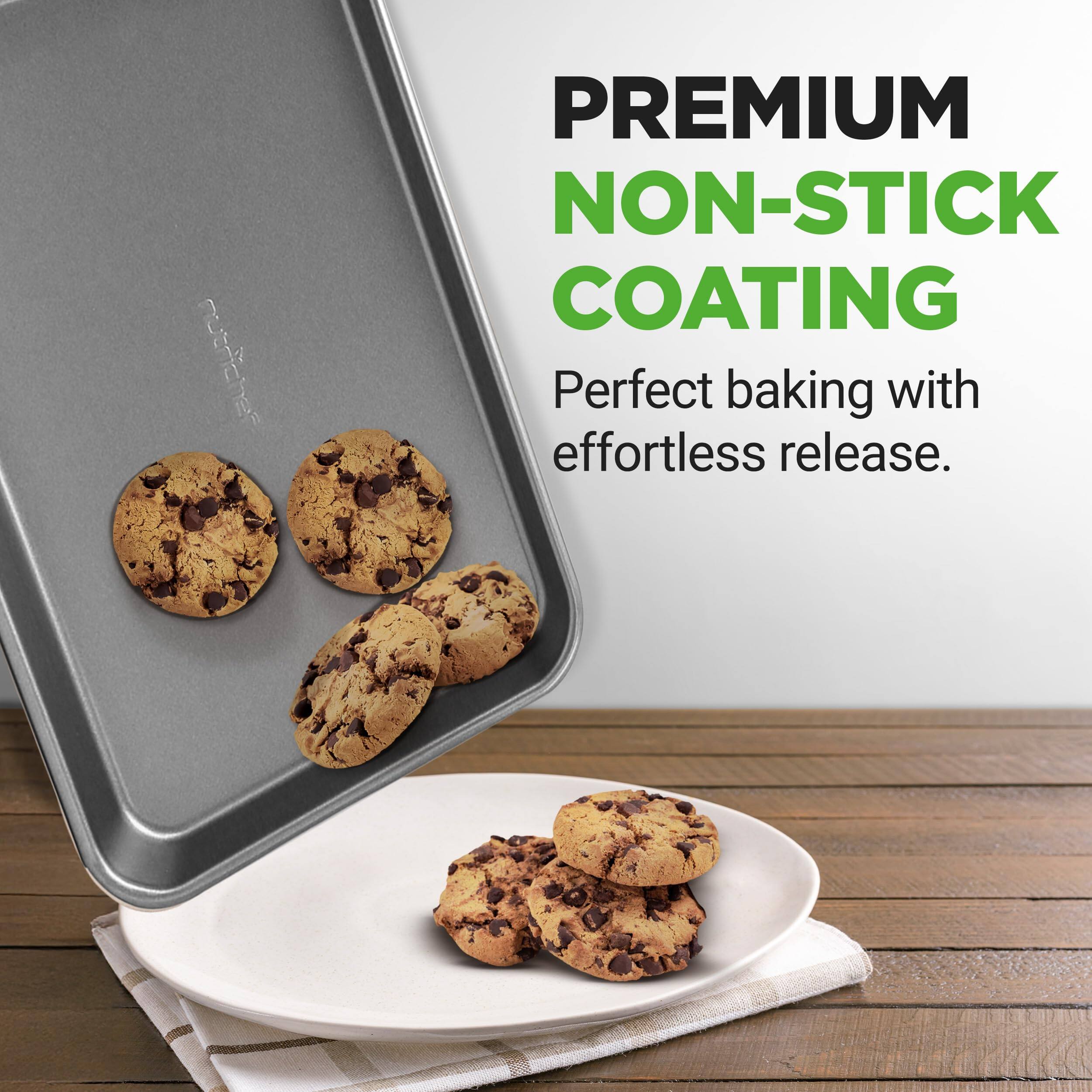 PREMIUM NON-STICK COATING  
Perfect baking with effortless release.