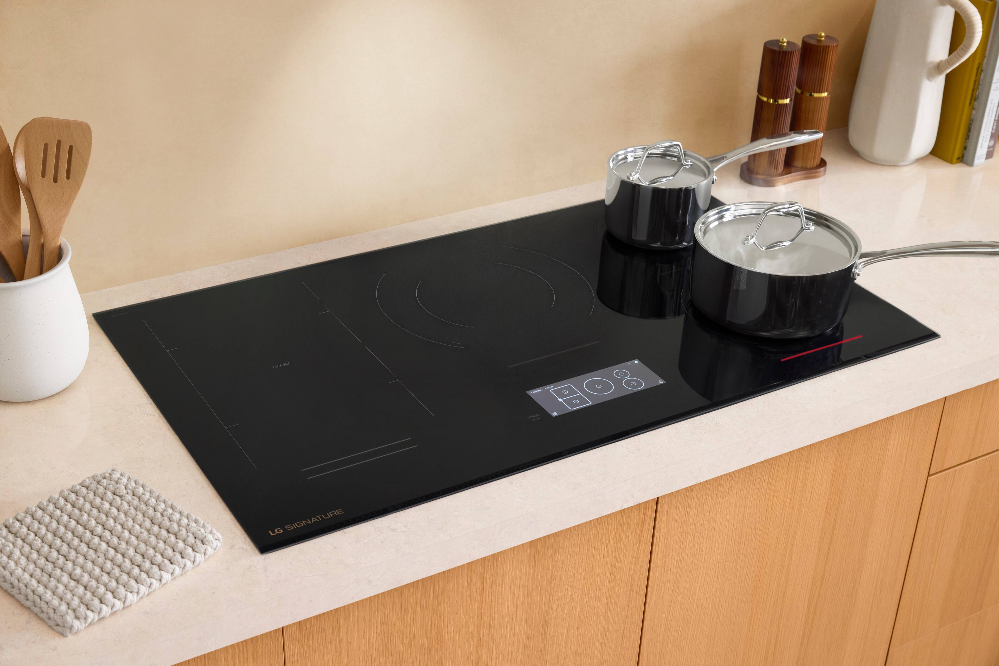 Alt View 12. LG - SIGNATURE 36-in Built-In Electric Induction Smart Cooktop with 5 Elements, 6.8" LCD Touch Screen and Dual Zone Element - Black.