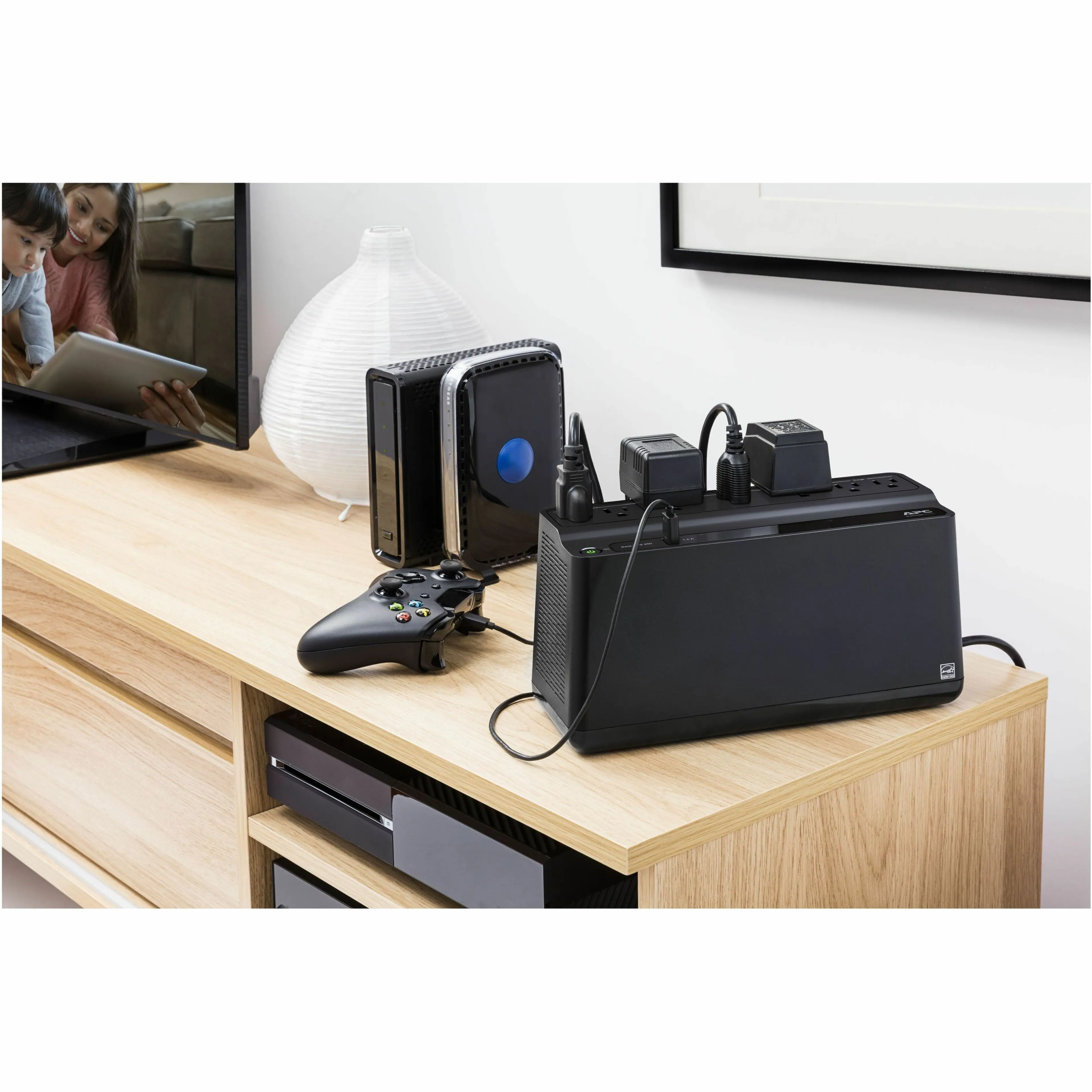 Alt View 17. APC - Back-UPS, 600VA/330W, Tower/Wall Mount, 7 Outlets, LED Indicator, USB-A port - Black.
