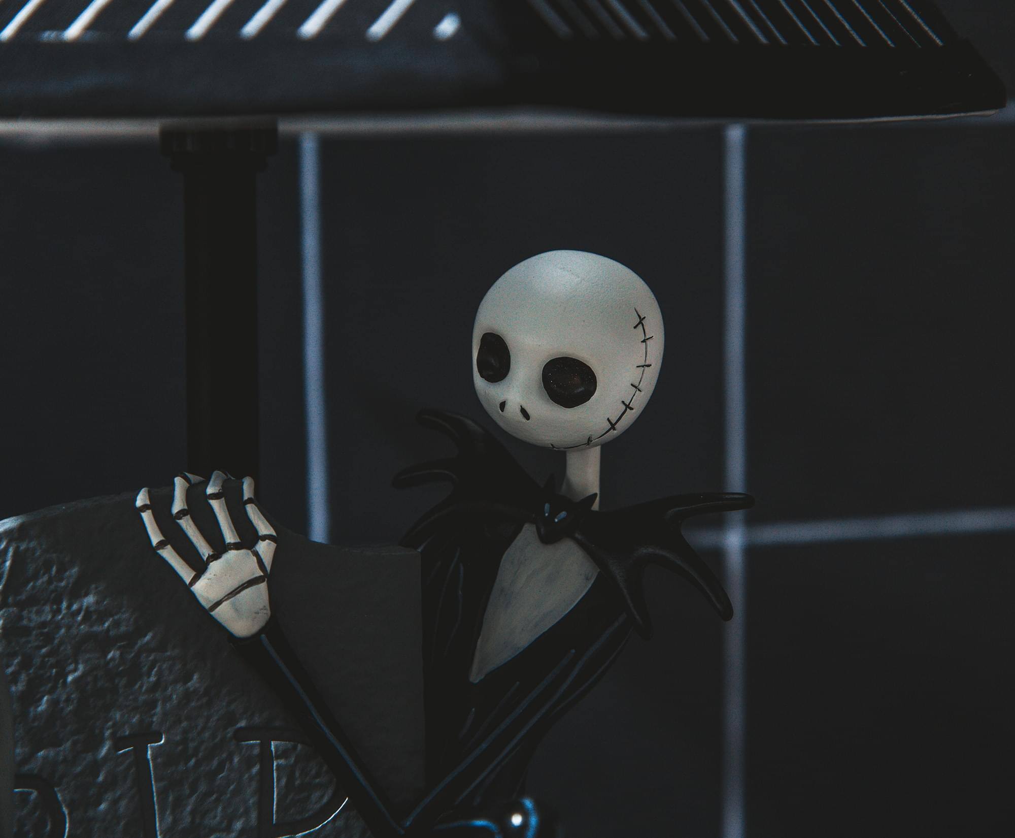 Alt View 5. Disney - Tim Burton's The Nightmare Before Christmas Jack And Sally 15 Inch Table Lamp - Black/White.
