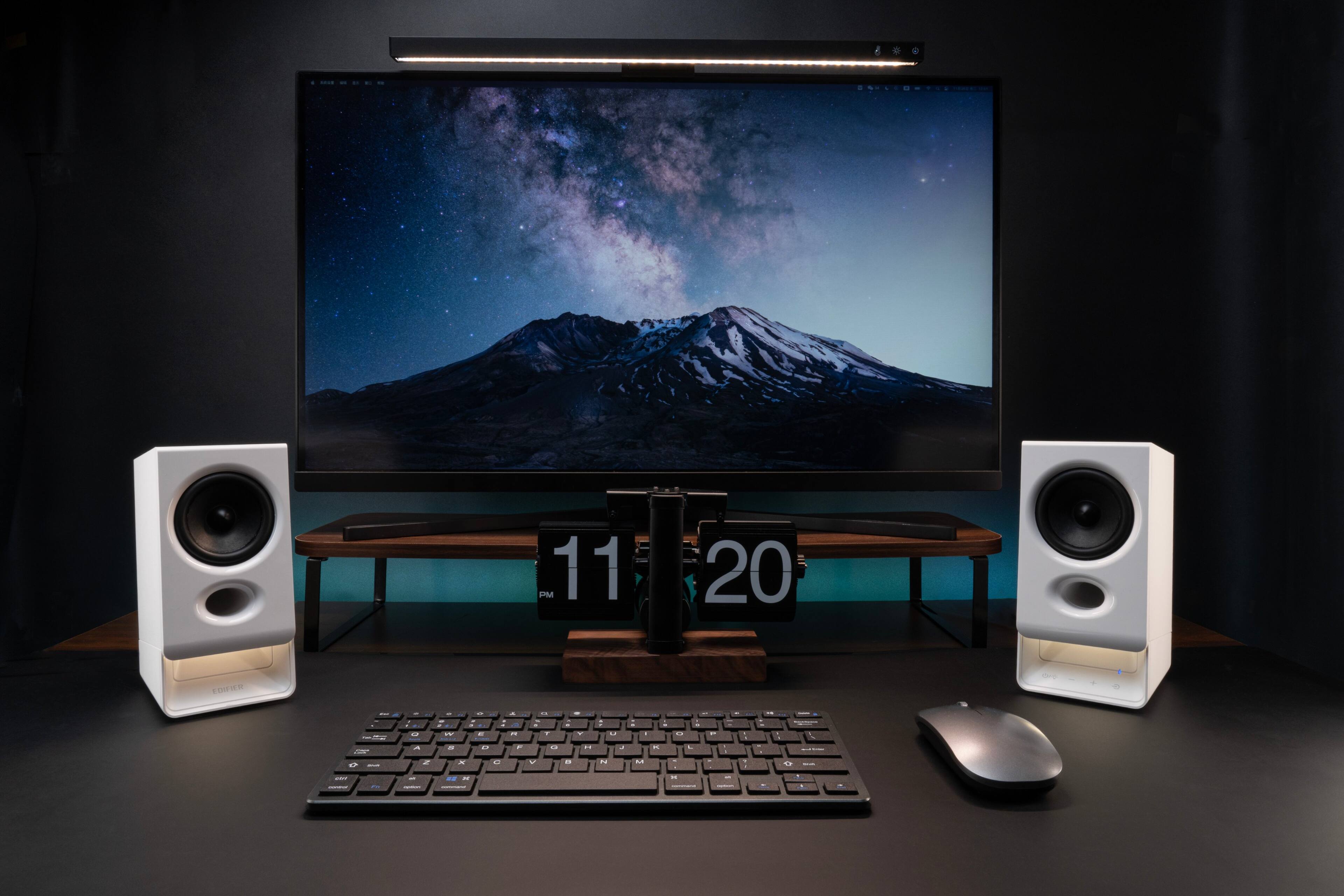 Alt View 1. Edifier - R20BT Bluetooth 6.0 Bookshelf Speakers (Pair) - White.