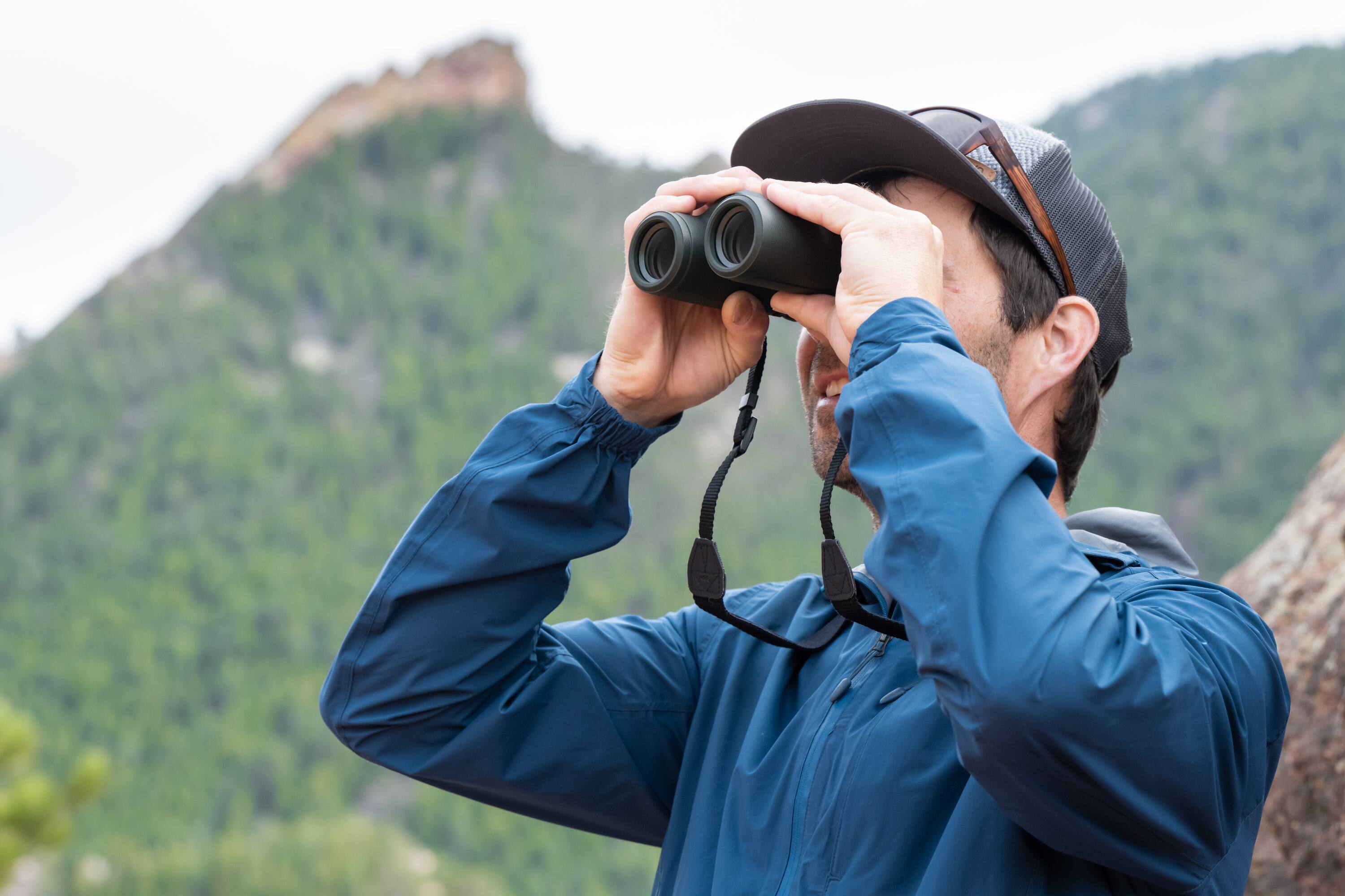 Alt View 6. Nikon - PROSTAFF P7 10X42 Waterproof Binoculars - Green.