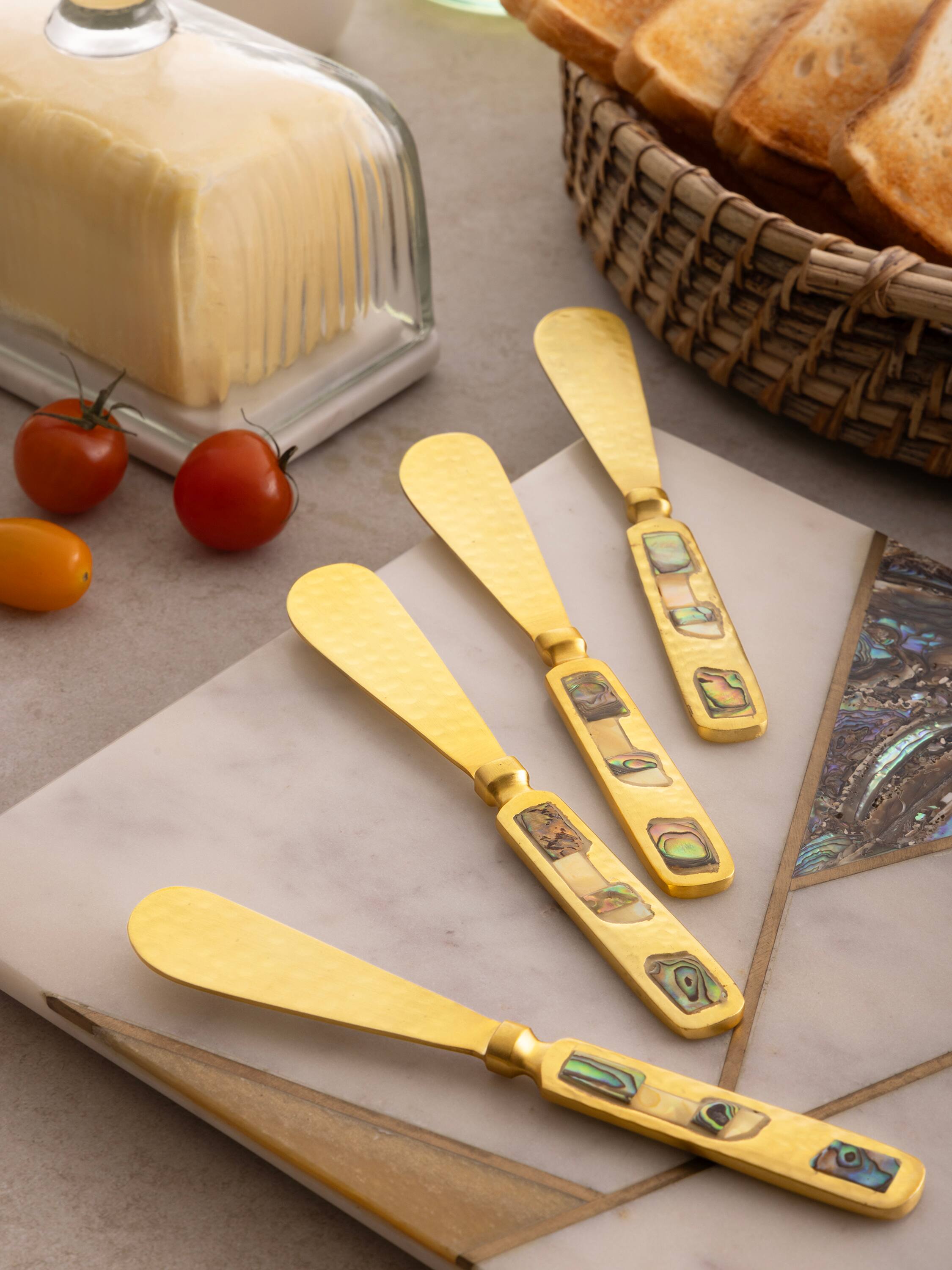 Angle. GAURI KOHLI - Sisley Butter Knives - Matte gold.