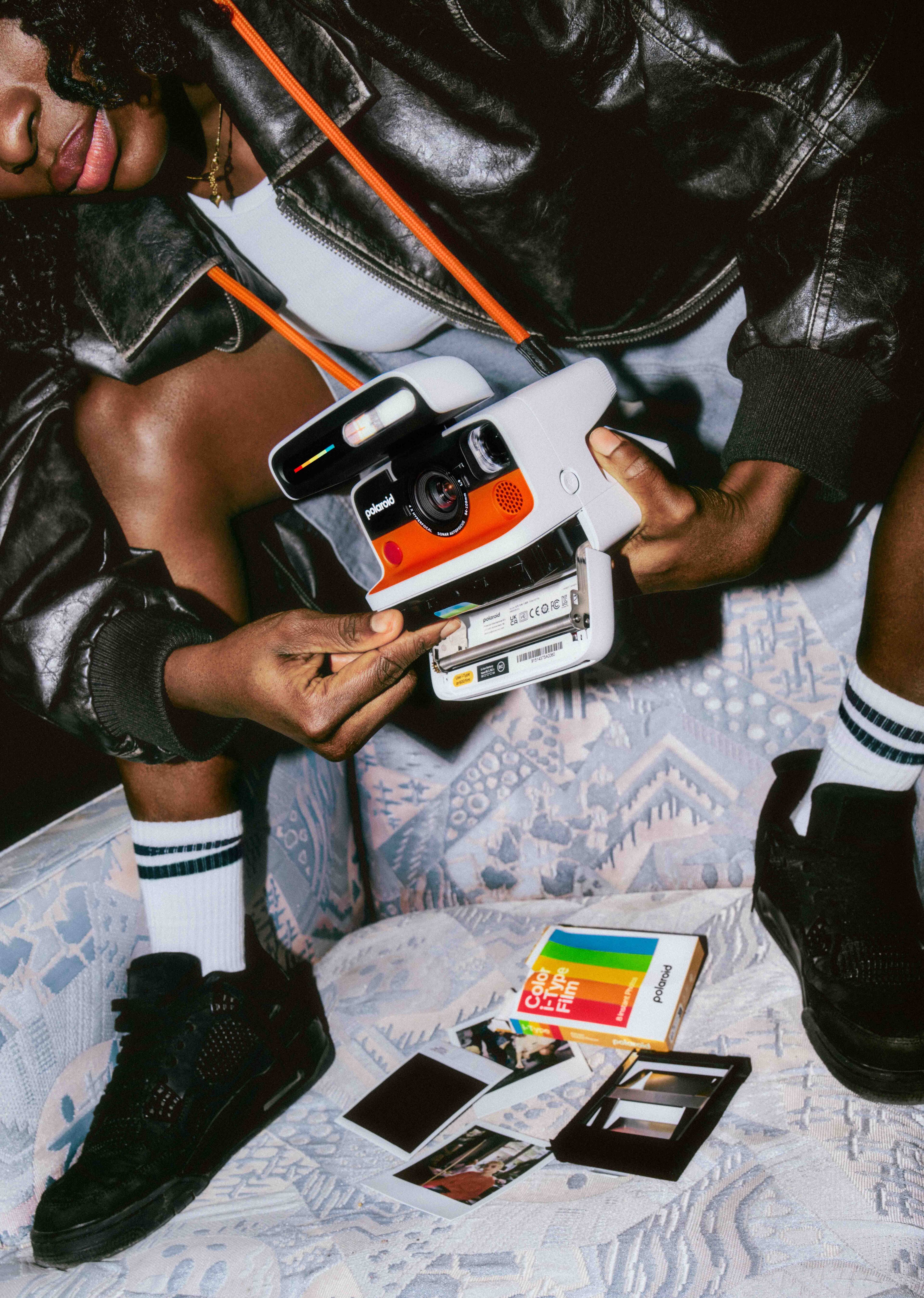 polaroid a -i CEO 8 - J - 8 Color i-Type Film VeR I polaroid I pndded