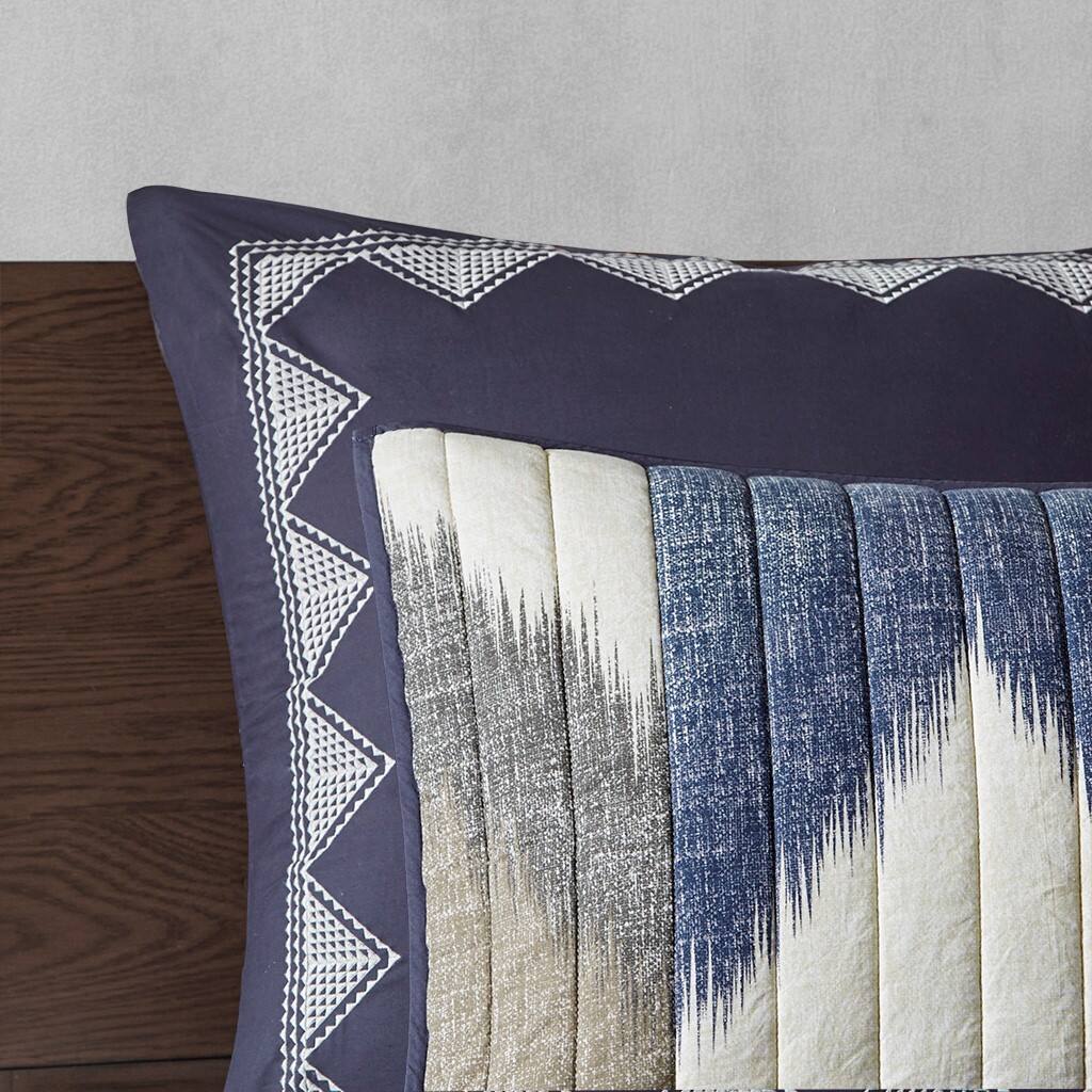 Alt View 1. Gracie Mills - Gracie Mills Heise 3-Piece Ikat Chevron Cotton Quilt Set - Navy.