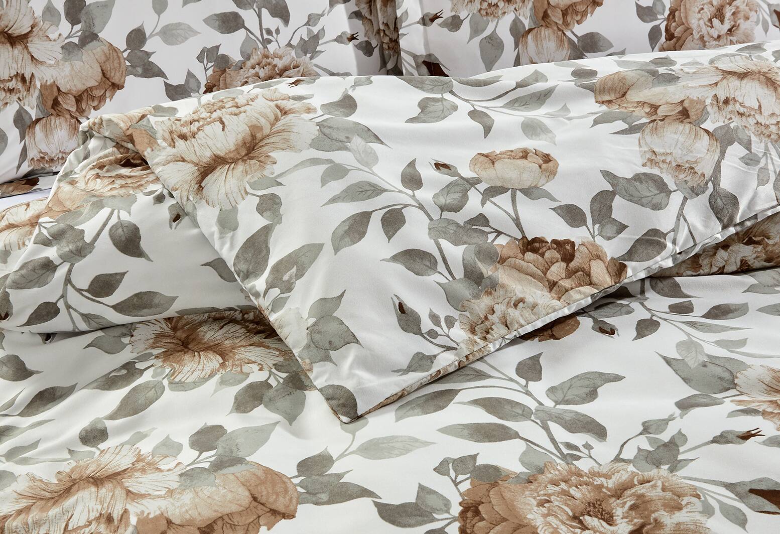 Alt View 1. Bibb Home - Bibb Home 4 pc Duvet & Down Alternative Comforter Set - Wildflower.