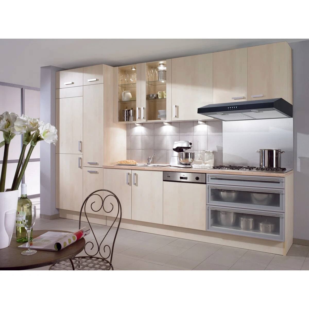 Angle. Winflo - Winflo 30 inch Convertible 330-CFM Black Under Cabinet Range Hood - Black.