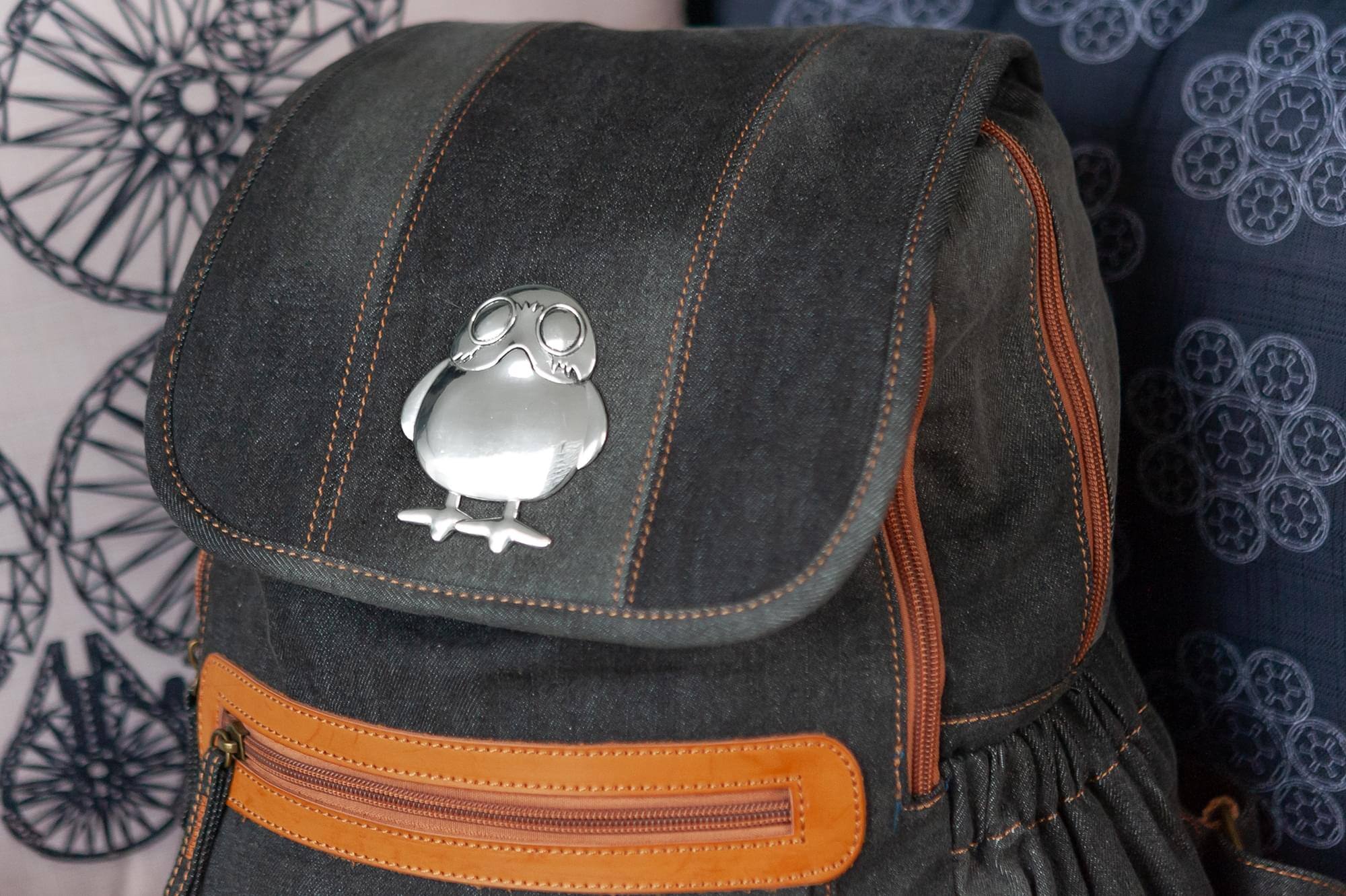 Alt View 10. Star Wars - Star Wars Porg Special Edition Collector Pin - Die Cast Metal - Black/White.