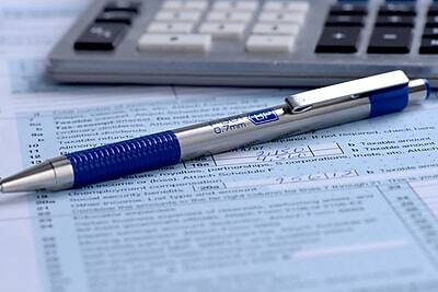 B 0.7mm  
b 470Y PHC  
Taxable  
Attach Schedule 10n  
Royalties 15612 (doss)