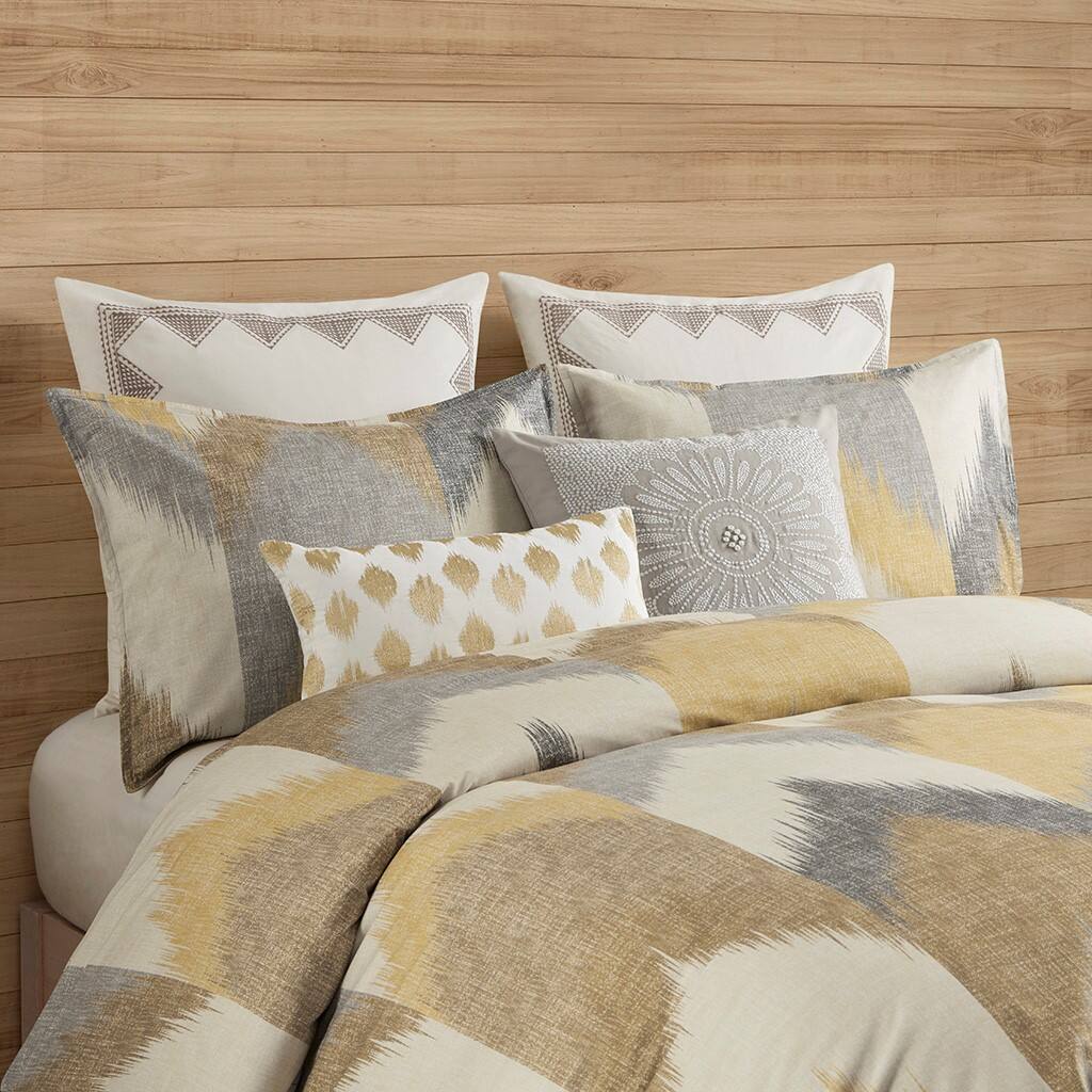 Alt View 2. Gracie Mills - Gracie Mills Heise 3-Piece Modern Ikat Chevron Duvet Cover Set - Yellow.