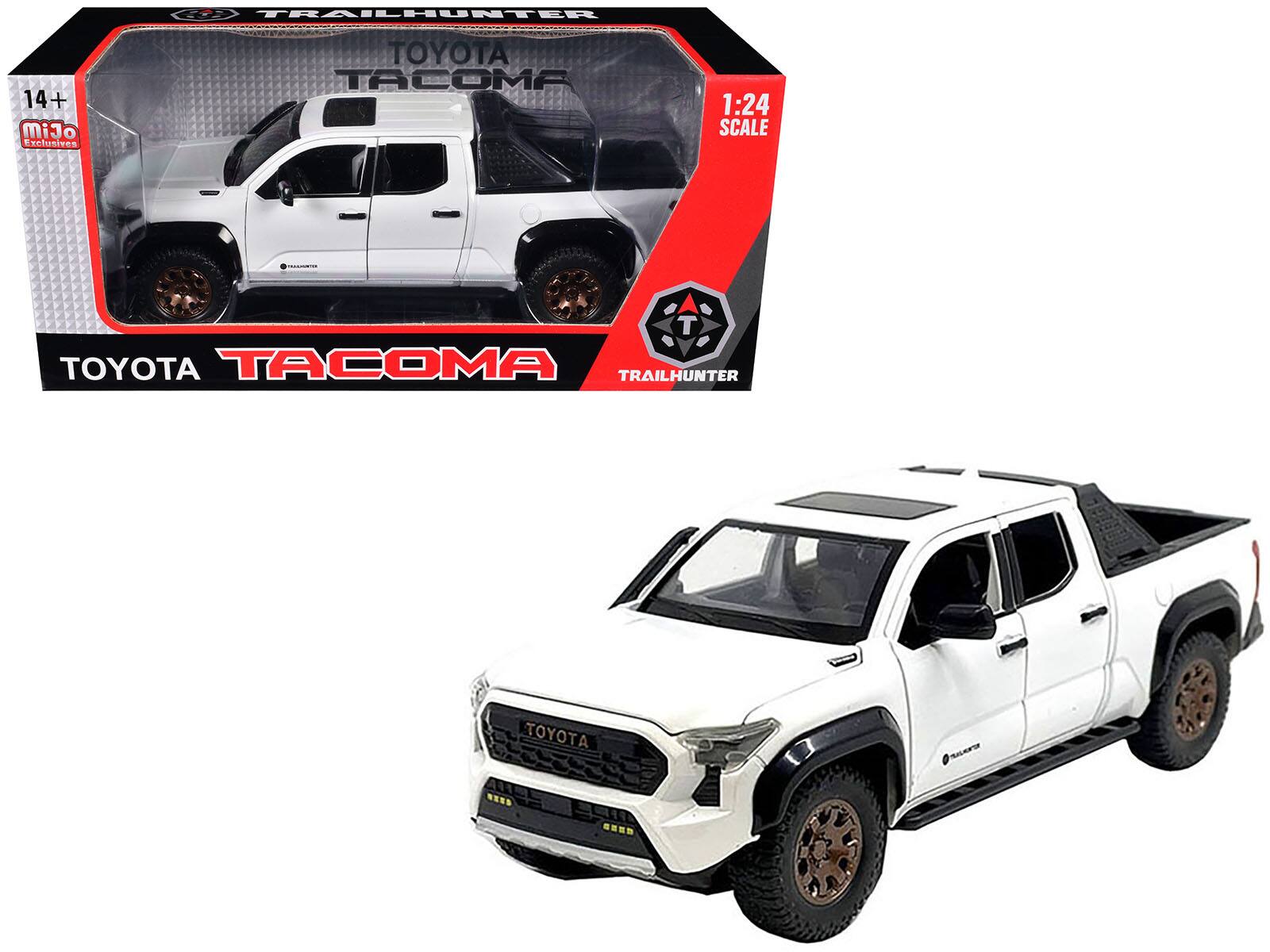 TRAILHUNTER  
14+ miJo Exclusives  
TOYOTA TACOMA  
1:24 SCALE  
TOYOTA TACOMA TRAILHUNTER