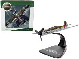 Focke-Wulf Ta 152 H-1 Fighter Plane Pilot: Geschwaderstab JG 301 April (1945) 1/72 Model Airplane by Oxford Diecast