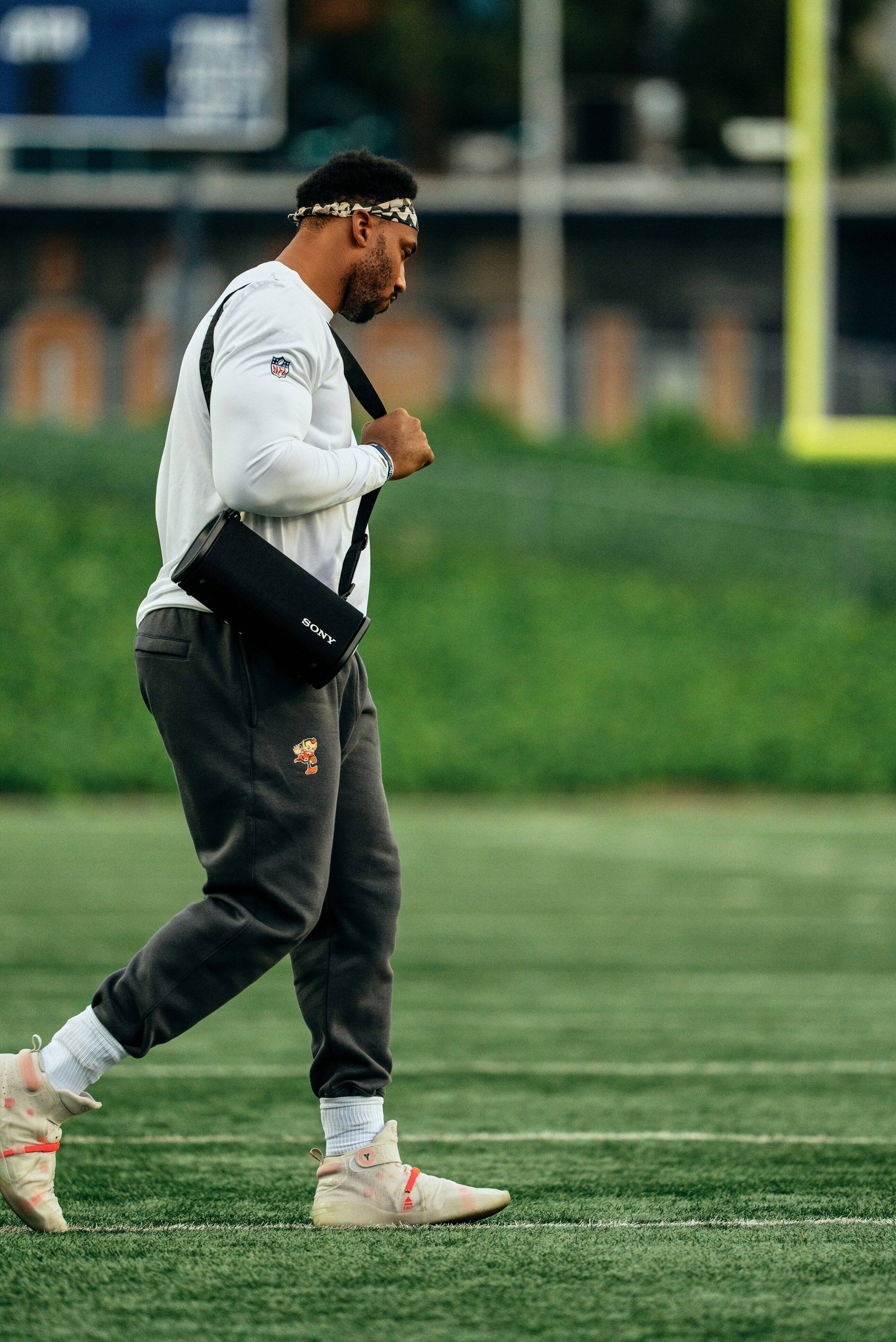 Alt View 12. Sony - ULT FIELD 5 Wireless Speaker - Black.