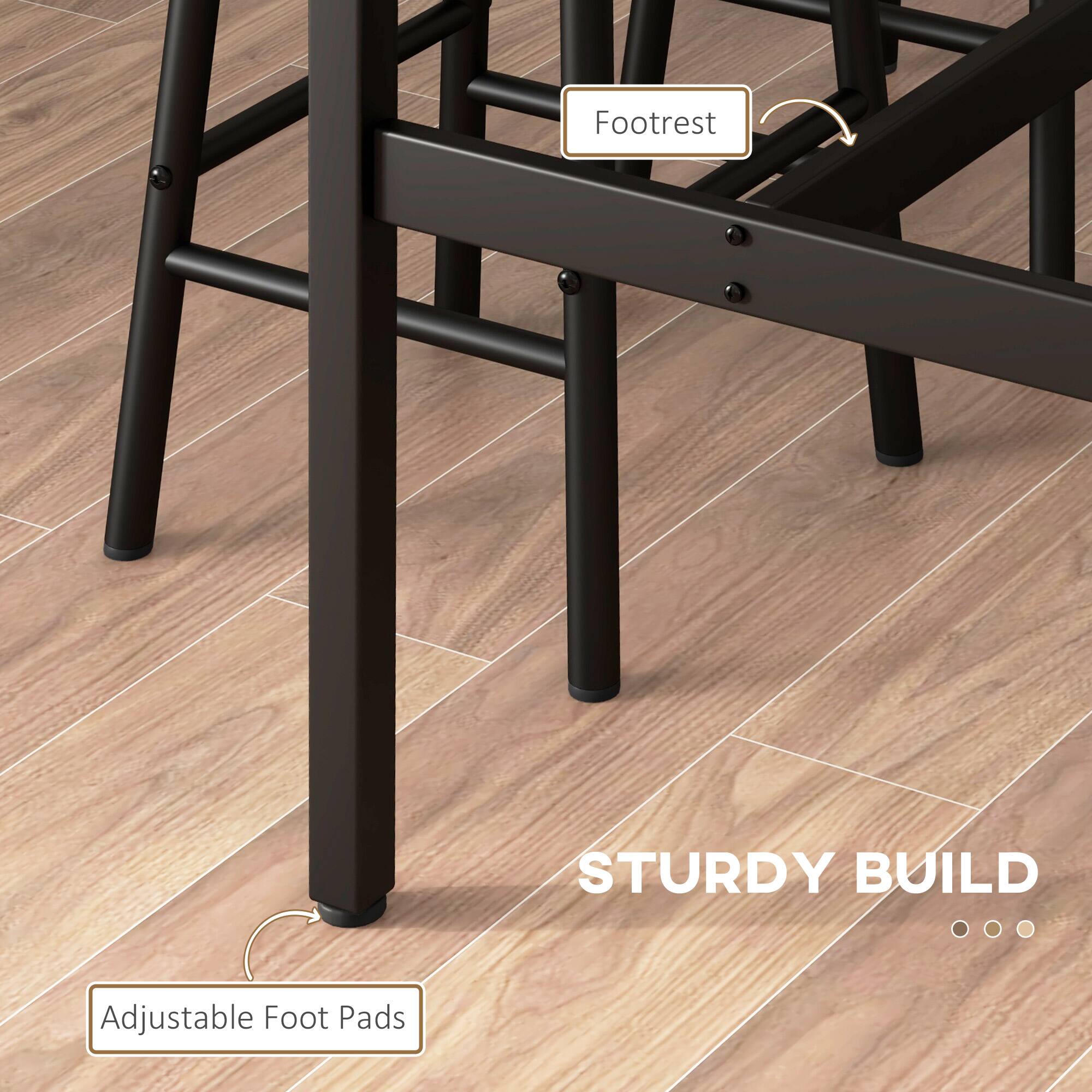 Footrest  
Adjustable Foot Pads  
STURDY BUILD