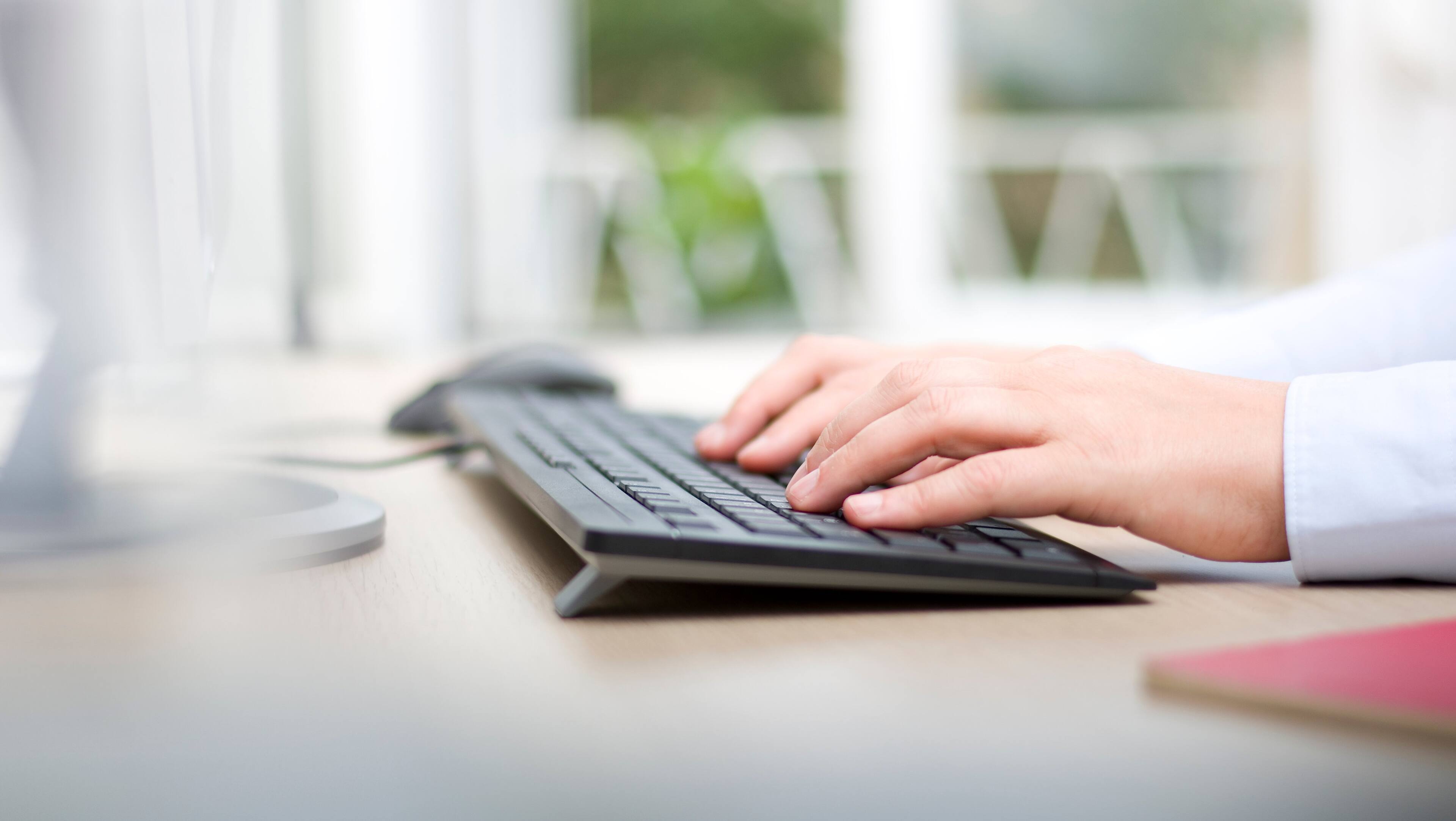 Back. CHERRY - Stream Wired Keyboard - Black.