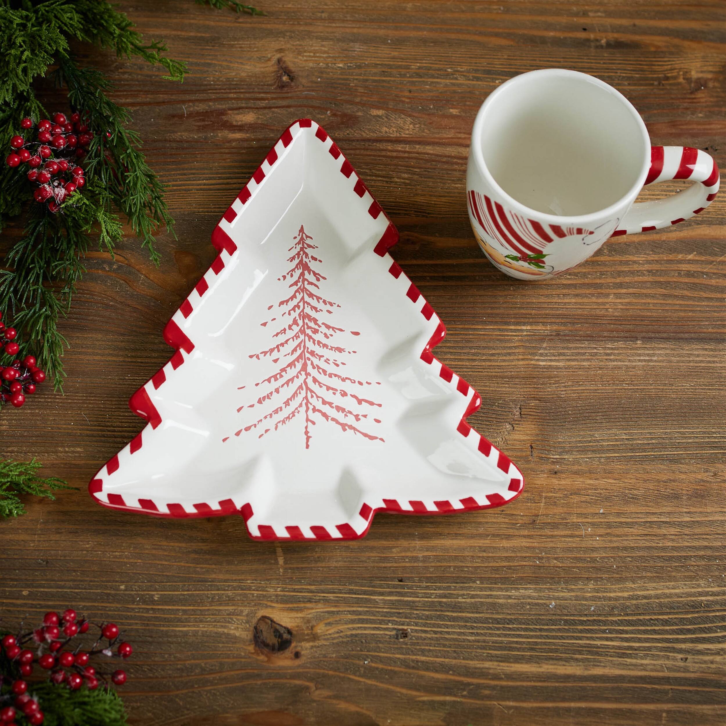 Angle. BreeBe - Ceramic Pine Tree Platter (Set of 2) - Beige, Red.