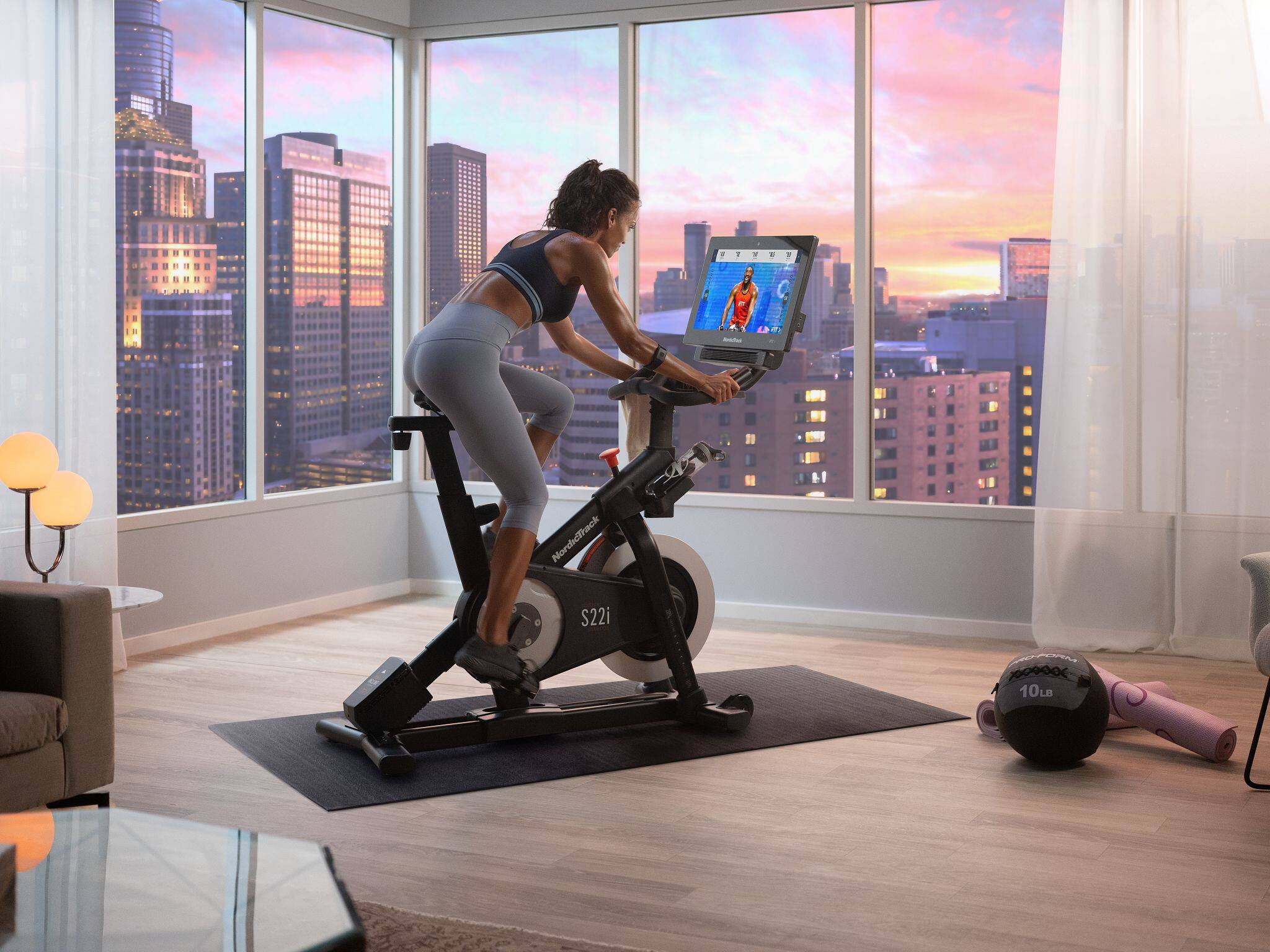 TET 1 1 *  
R m NordicTrack S22i  
FO XX 10LB