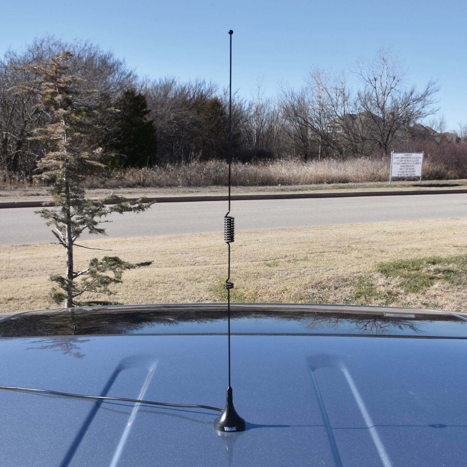 Angle. Tram - Scanner Mini-Magnet Antenna VHF/UHF 800-1300 MHz SMA-Male Connector - Black.