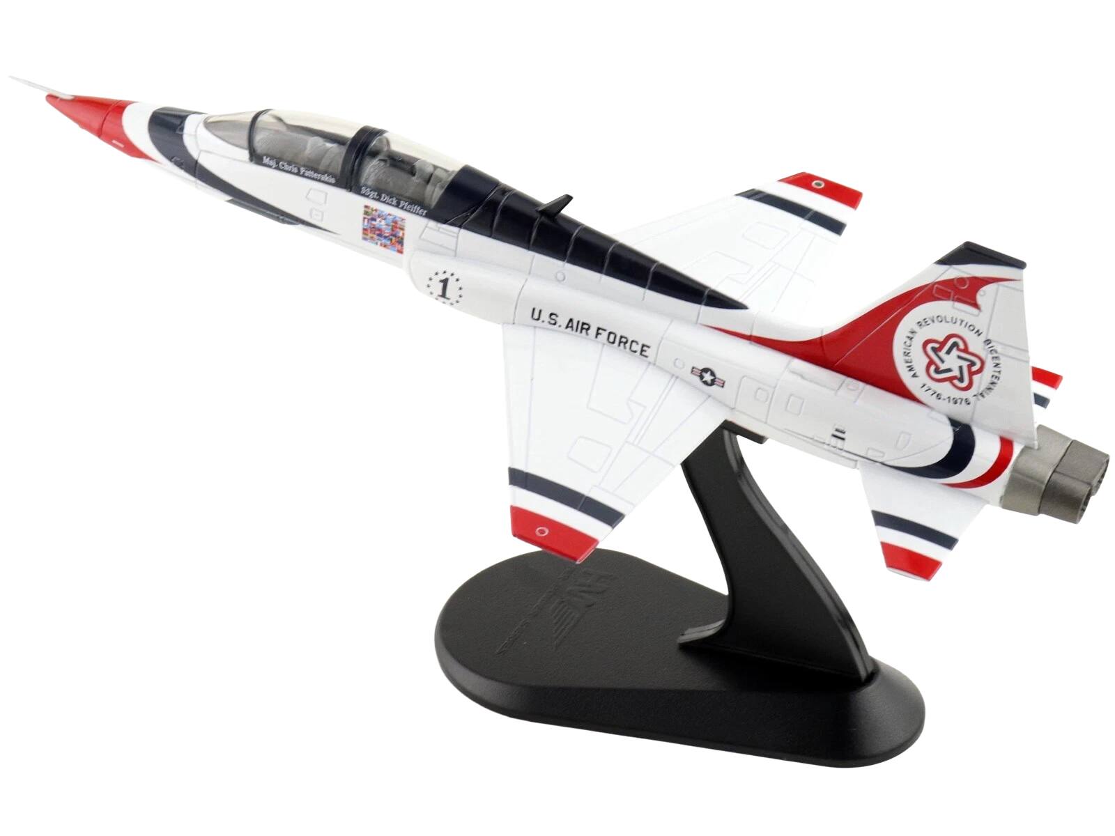 Maj. Chris Patterakis  
55gz. Dick Pleiflet  
1  
U.S. AIR FORCE  
REVOLUTION AMERICAN BICENTENNIAL 1776-1976