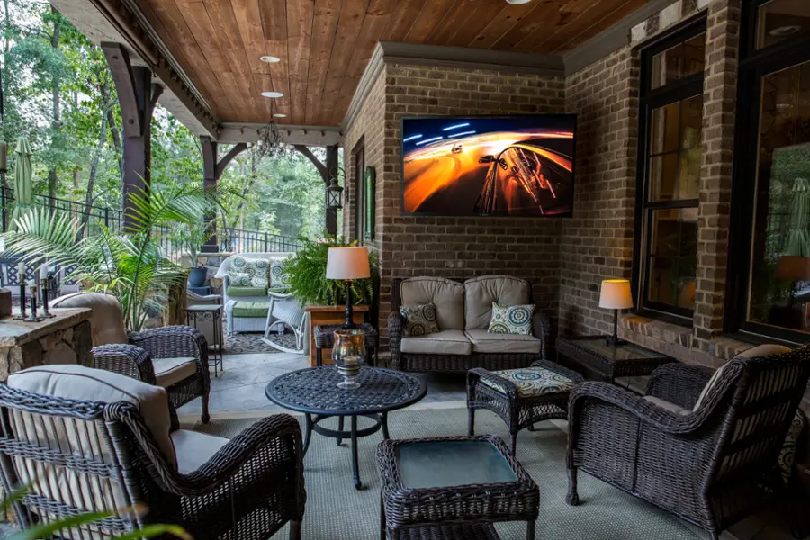 Alt View 21. SunBriteTV - Veranda Series 55" Class LED Outdoor Full Shade 4K UHD TV (2018) - Black.