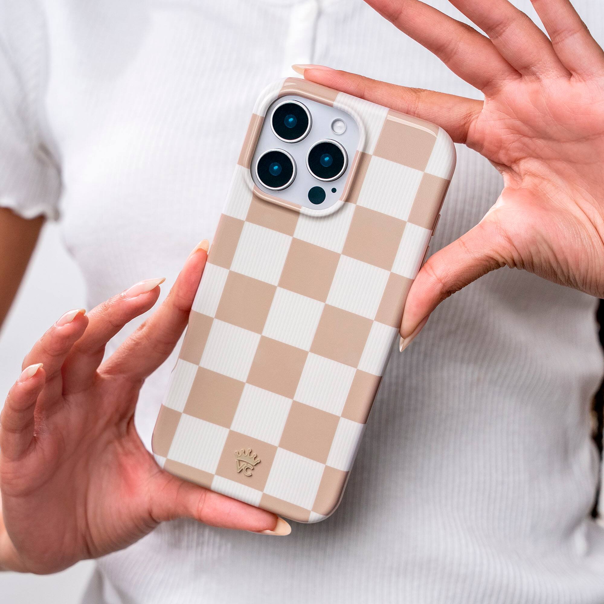 Alt View 7. VELVET CAVIAR - Magsafe Case for Apple iPhone 16 Pro - Checker Nude.