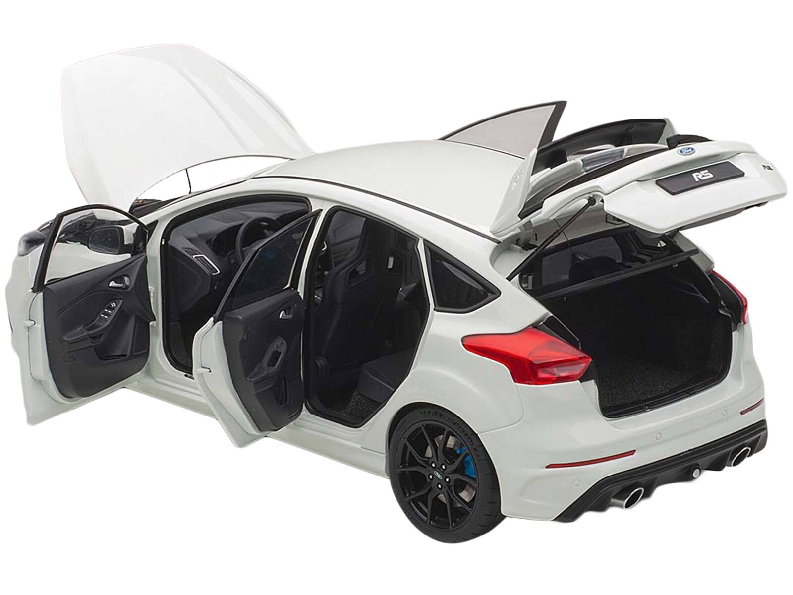 Angle. Autoart - 2016 Ford Focus RS Frozen White 1/18 Model Car by Autoart - Frozen White.