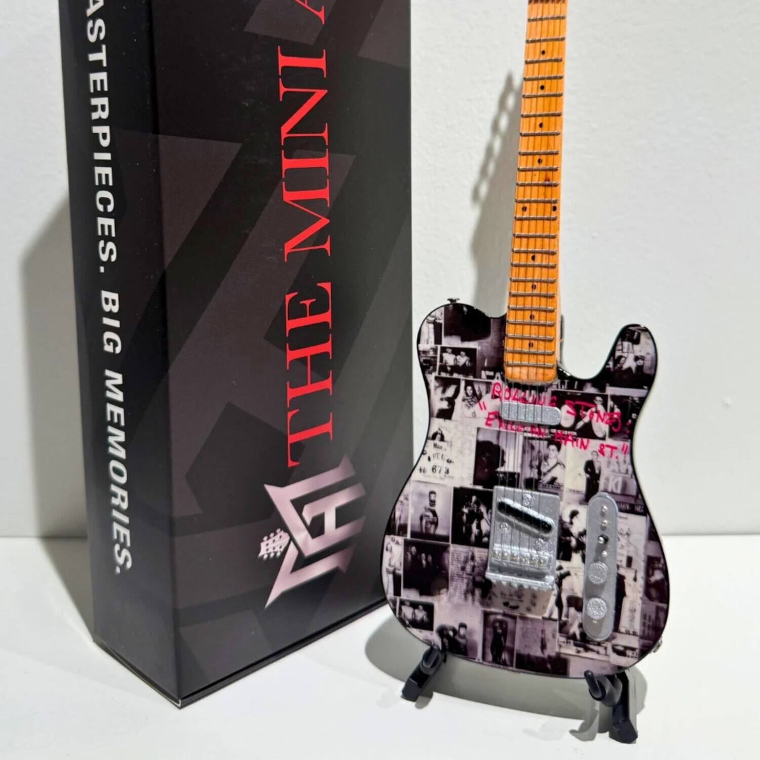 ASTERPIECES. BIG MEMORIES.  
VINYL GUITAR  
"ROLLING STONE"  
"PRICKLY SHRINE ST."