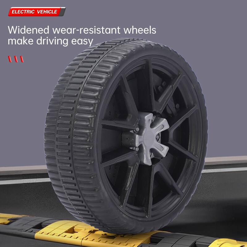 ELECTRIC VEHICLE  
Widened wear-resistant wheels make driving easy