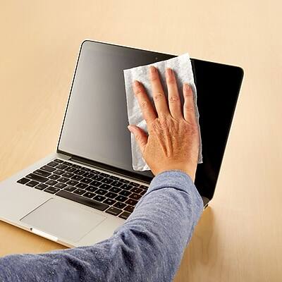 Alt View 1. Staples - Staples Screen Cleaning Wipes, 100/Tub, 2 /Pack (ST61848).