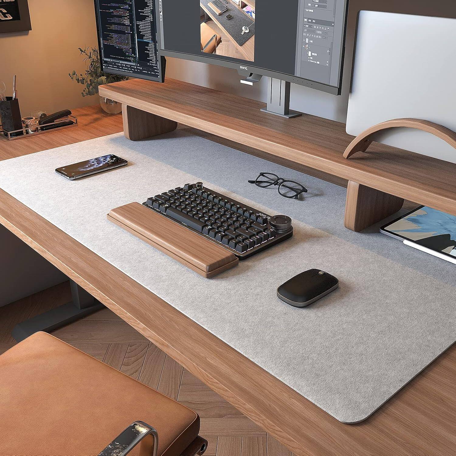 Core Tech - Felt Desk Mat 39.37" x 19.69" with Non-Slip Backing for Keyboard and Mouse - Light Gray