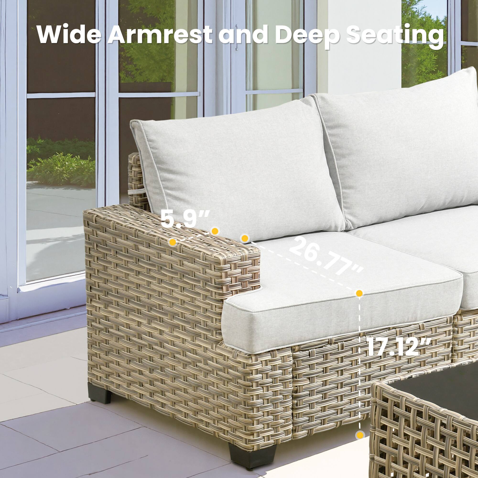 Wide Armrest and Deep Seating  
5.9" 26.77" 17.12"