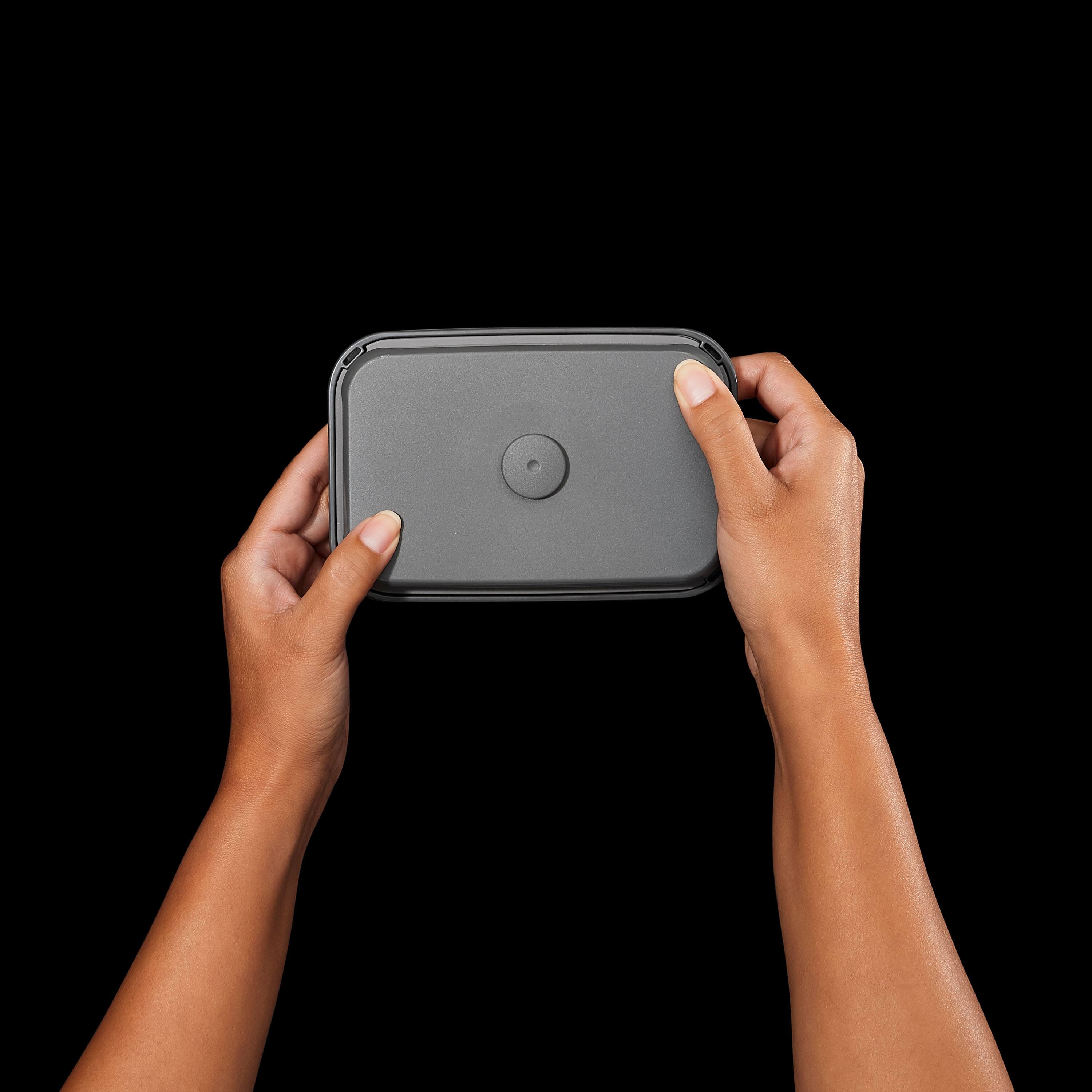 Alt View 21. OXO - STL Coffee Pop with Scoop  - 1.7 QT / 1.6 L - Clear.