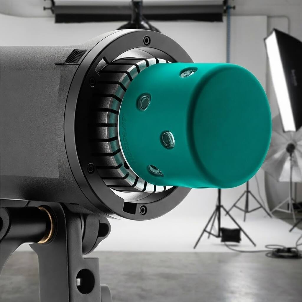 Back. Godox - Godox AD600ProII All-In-One Outdoor Flash Bundle with FlexiGels Vivid Pack.