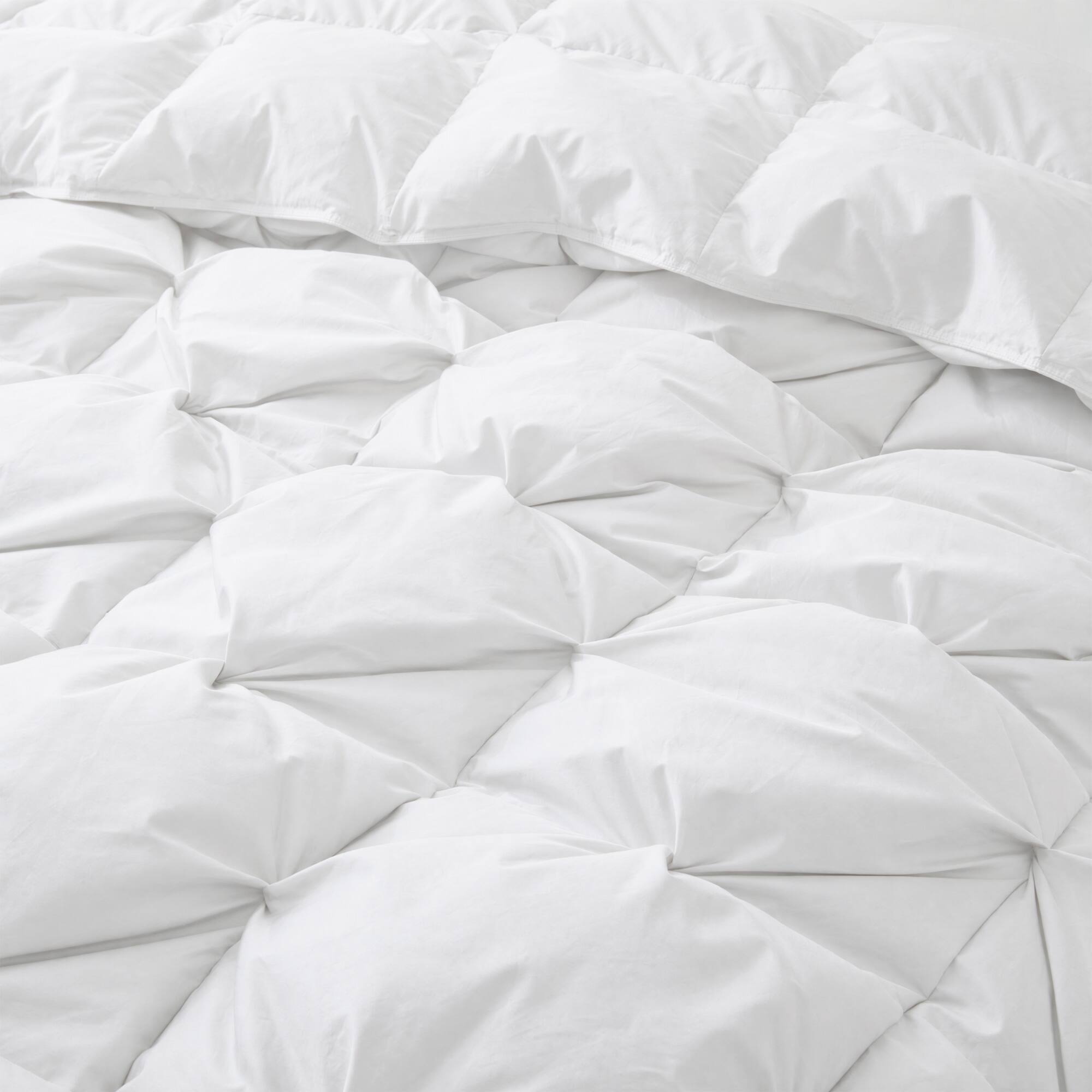 Back. Peace Nest - Peace Nest Cotton Blend White Goose Down Fiber Comforter Duvet Insert with Pintuck Pleat, White, Full/Queen - White.