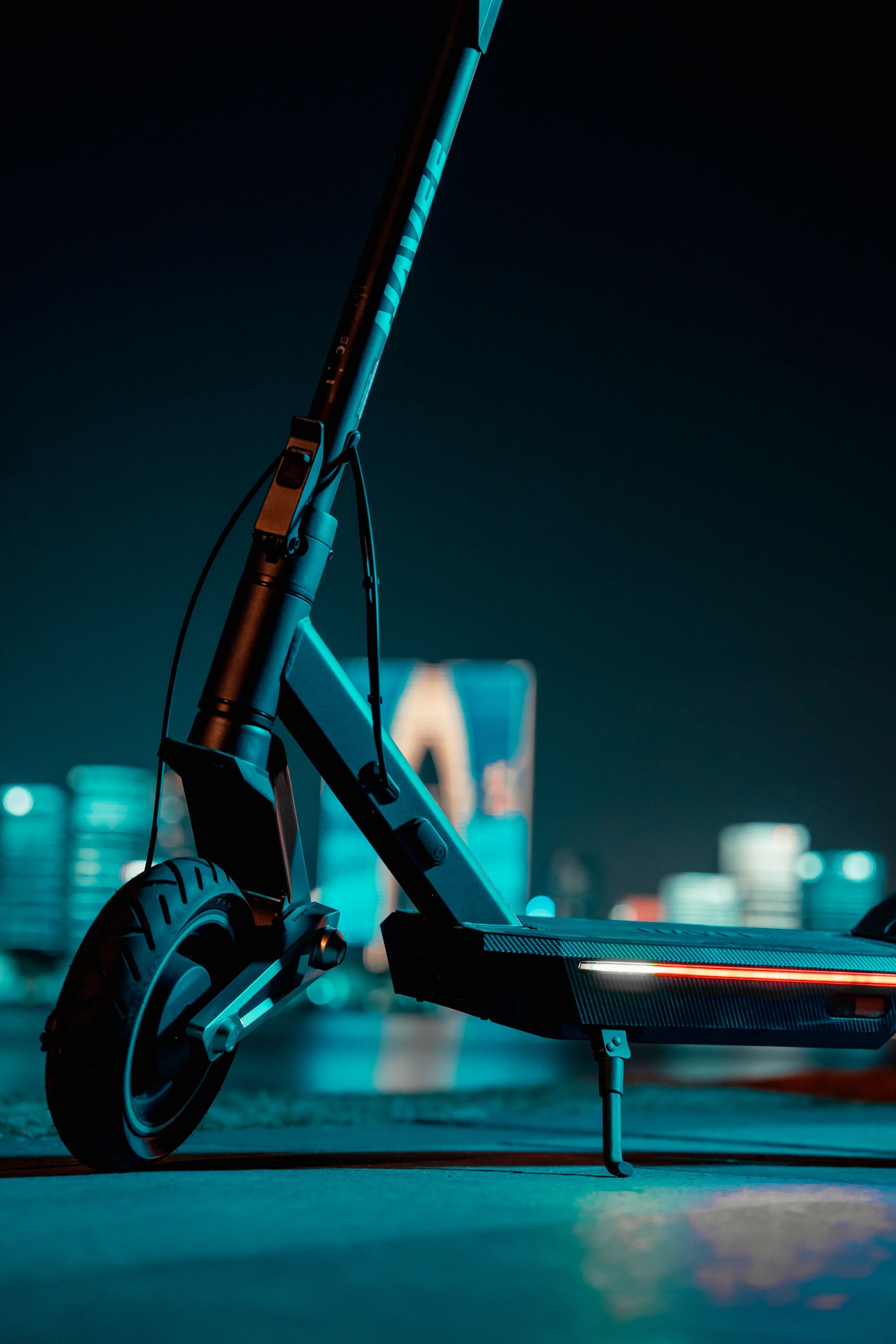 Alt View 28. NAVEE - ST3 Electric Scooter w/37.3 miles Max Operating Range & 24.9 mph Max Speed - Black.