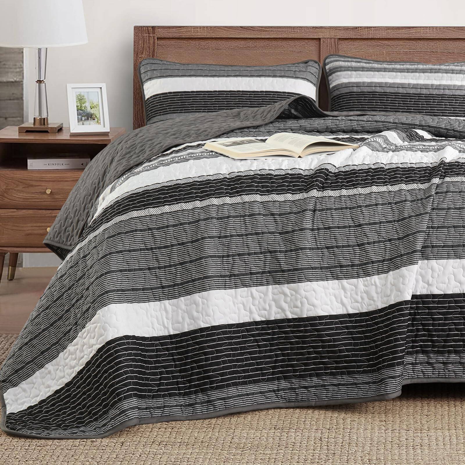 Alt View 5. PO3TICJUNKI3 - Quilt Set And 3 Pieces Patchwork Striped Bedding Lightweight Microfiber Bedspreads Coverlets With 2 Pillow - Blue 2-King.