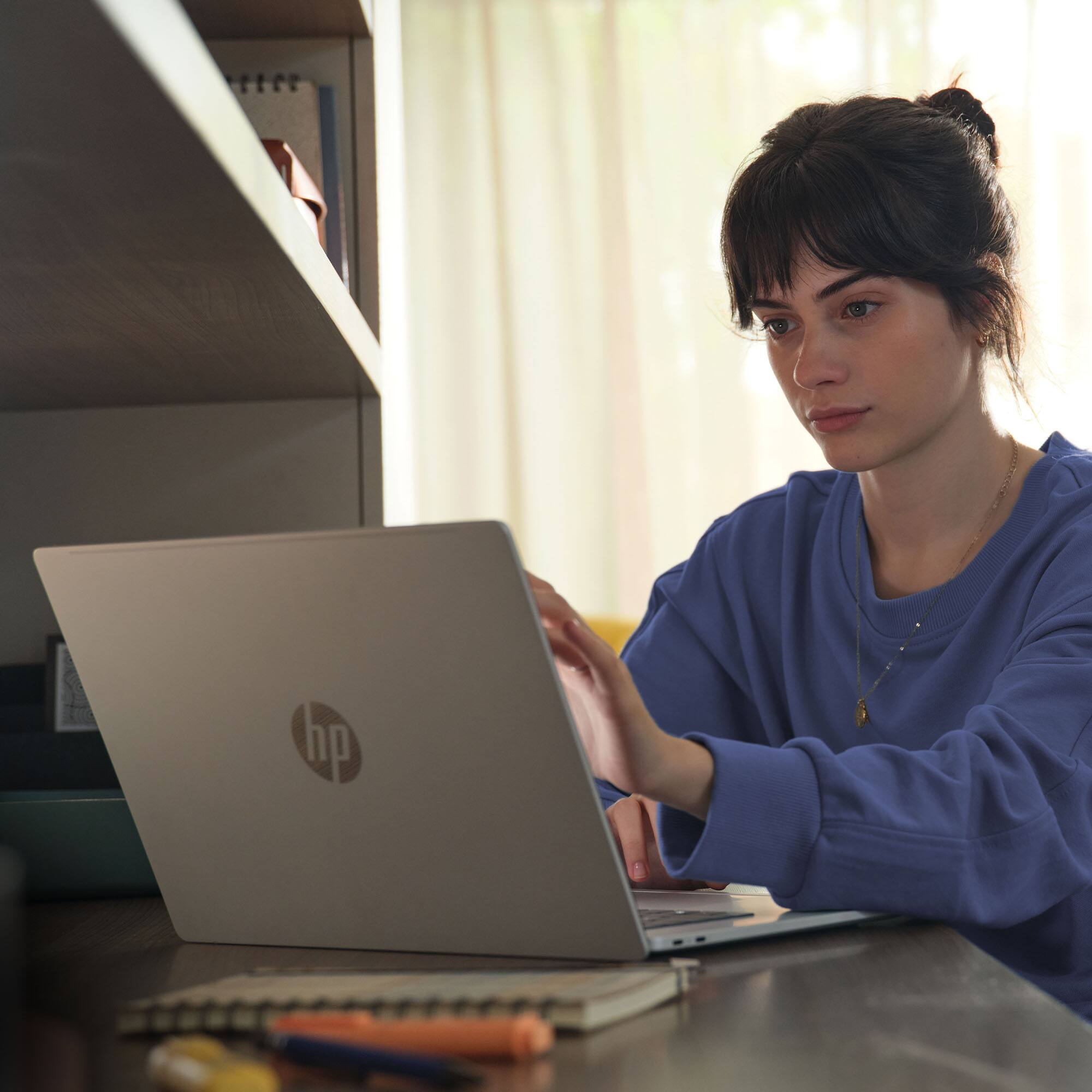 Alt View 12. HP - OmniBook 5 - Copilot+ PC - 16" 2K OLED Touch-Screen Laptop - Snapdragon X Plus - 16GB Memory - 1TB SSD - Glacier Silver.