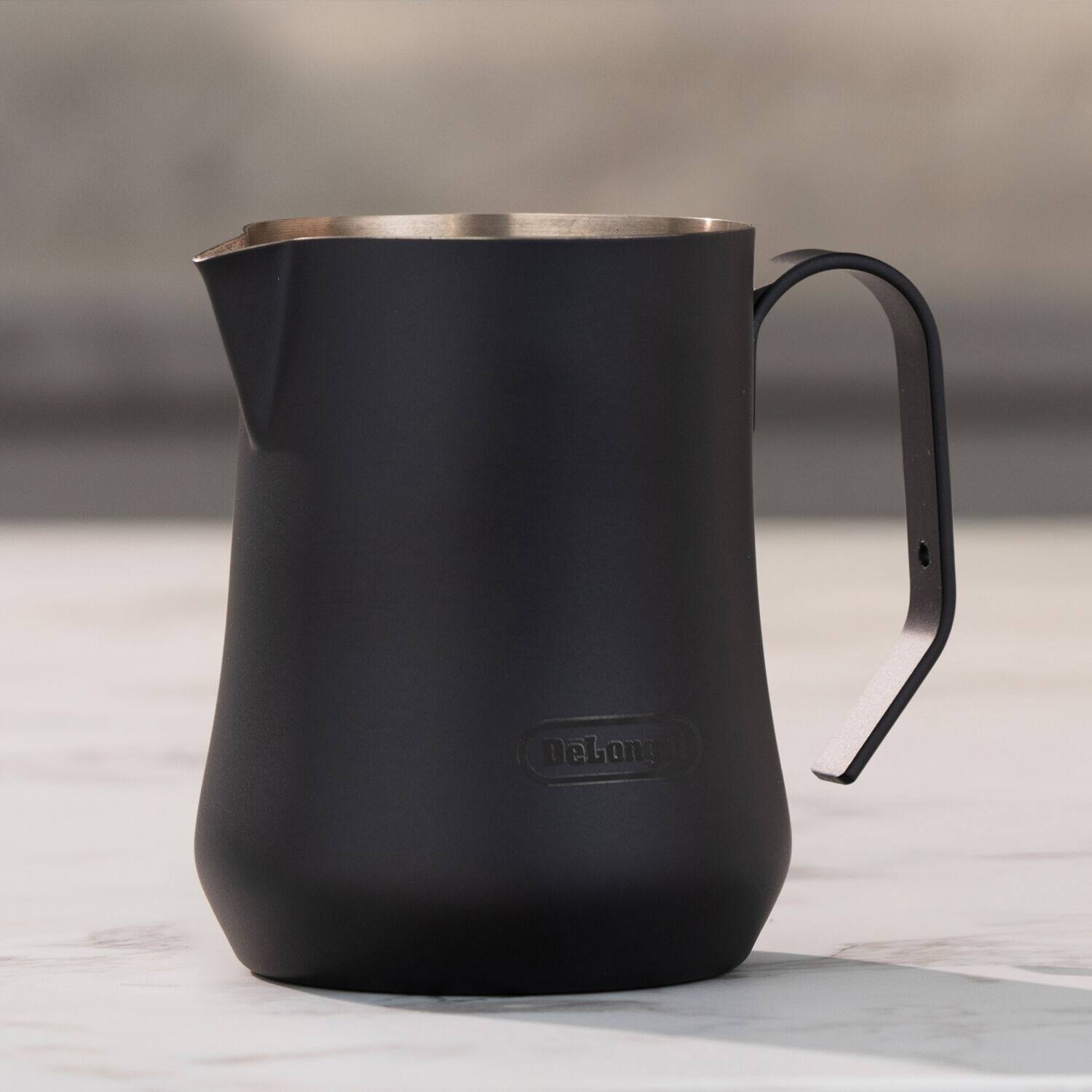 Angle. De'Longhi - Milk Frothing Jug - Black.