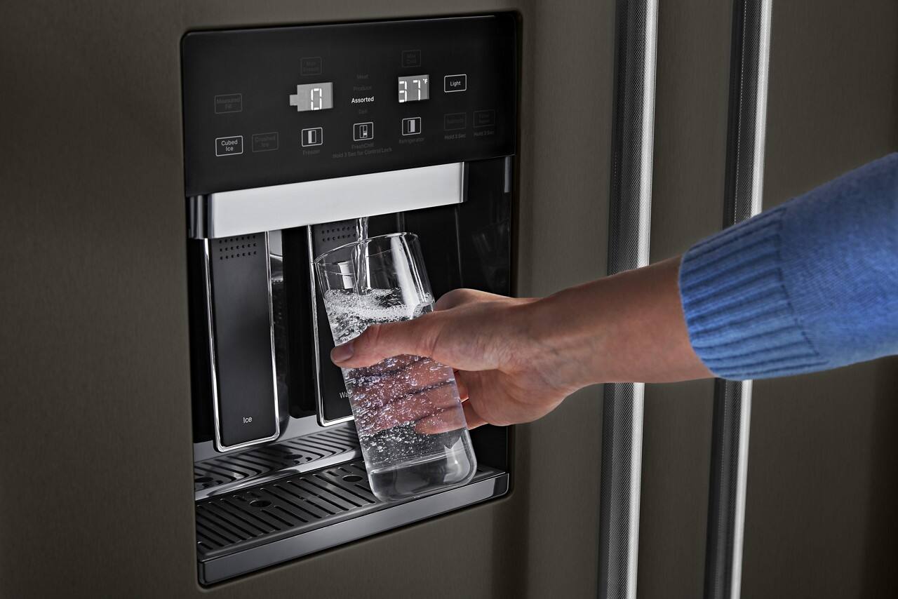 - Cod Measured FB Meat Produce Assorted Dell 7 I Light Cubed Ice Crushed Ice I Froeter Refrigerator PrestCN for Control Leck Hold a Set Hold 3 - - Wi Ice

Corrected text:
- Cod Measured FB Meat Produce Assorted Dell 7 I Light Cubed Ice Crushed Ice I Froeter Refrigerator PrestCN for Control Lock Hold a Set Hold 3 - - Wi Ice