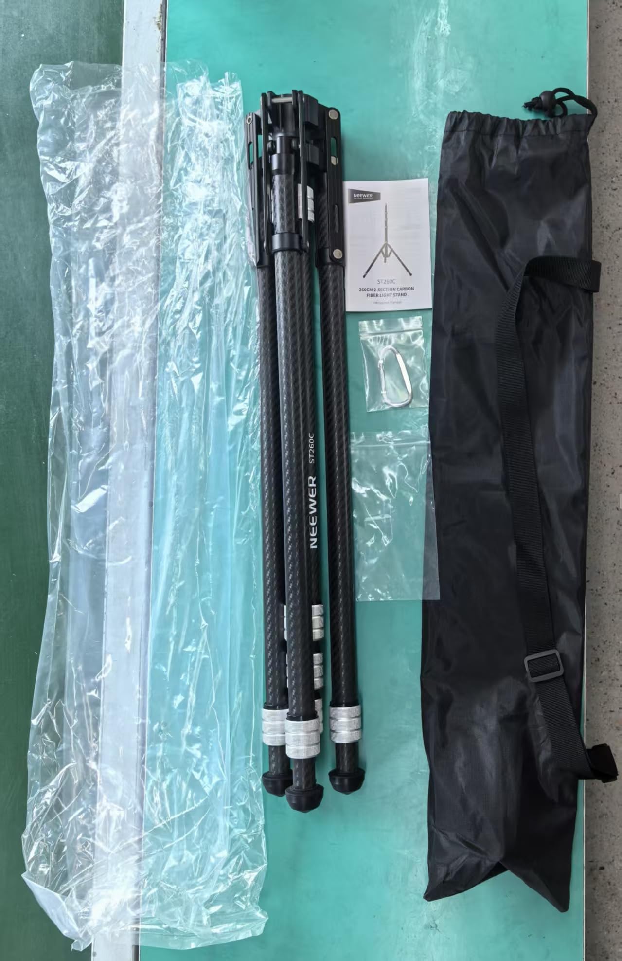 HRA 1200 - O RECTION ARON  
STANO ST260C  
NEEWER  

ST260C  
260CM 3-ZOOM CARBON  
FIBER LIGHT STAND