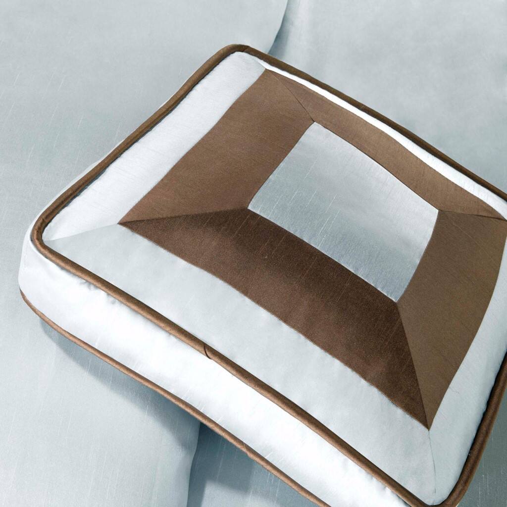 Alt View 3. Gracie Mills - Gracie Mills Elsie Transitional Colorblock 7-Piece Comforter Set - Blue.